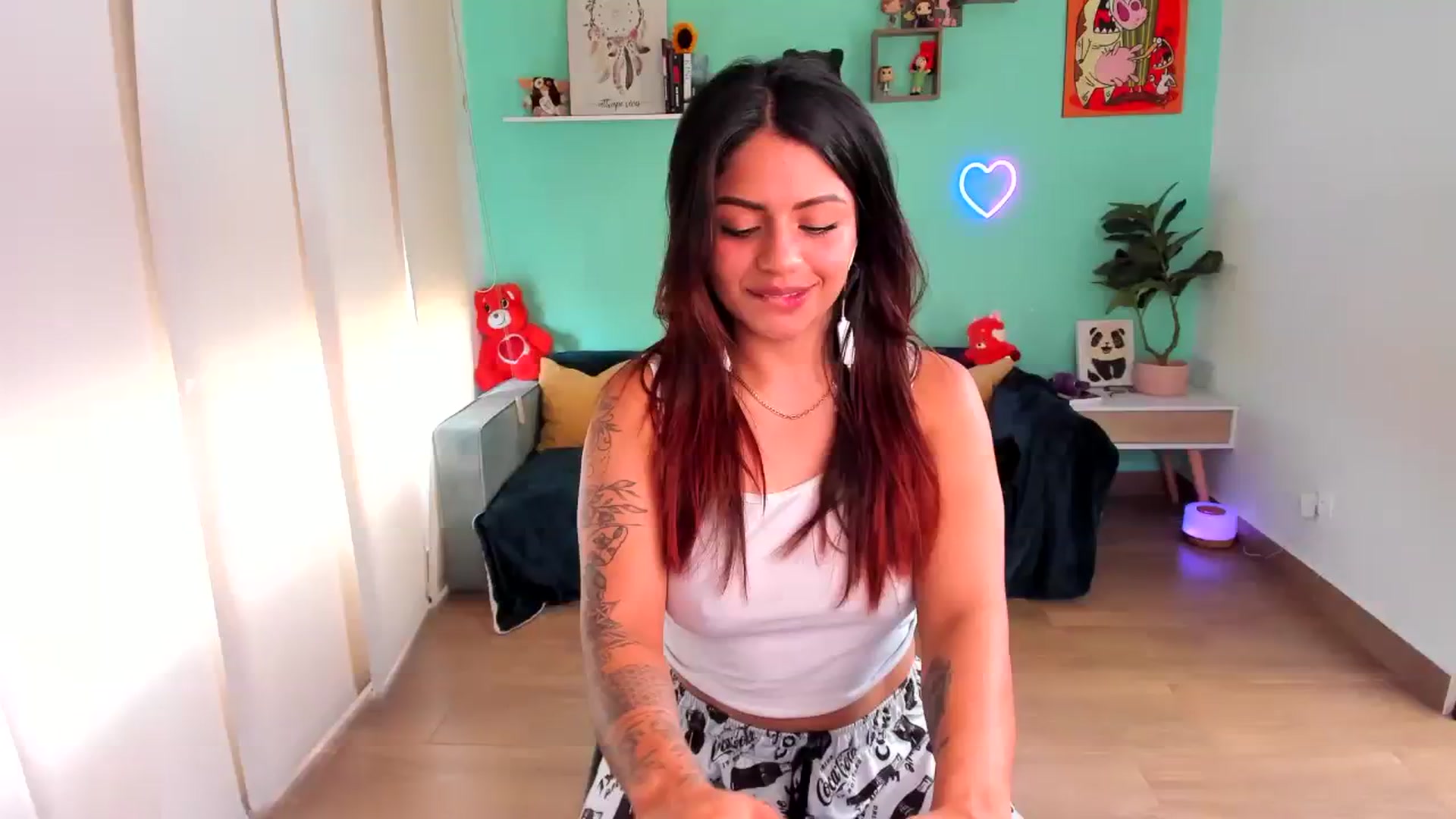 Gallery image thumbnail from SarishaLove's myfreecams stream on, 08/05/2023, 14:32 image 1 of 20