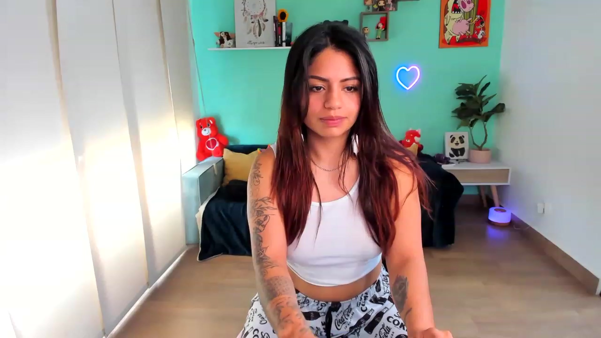 Gallery image thumbnail from SarishaLove's myfreecams stream on, 08/05/2023, 16:42 image 18 of 20
