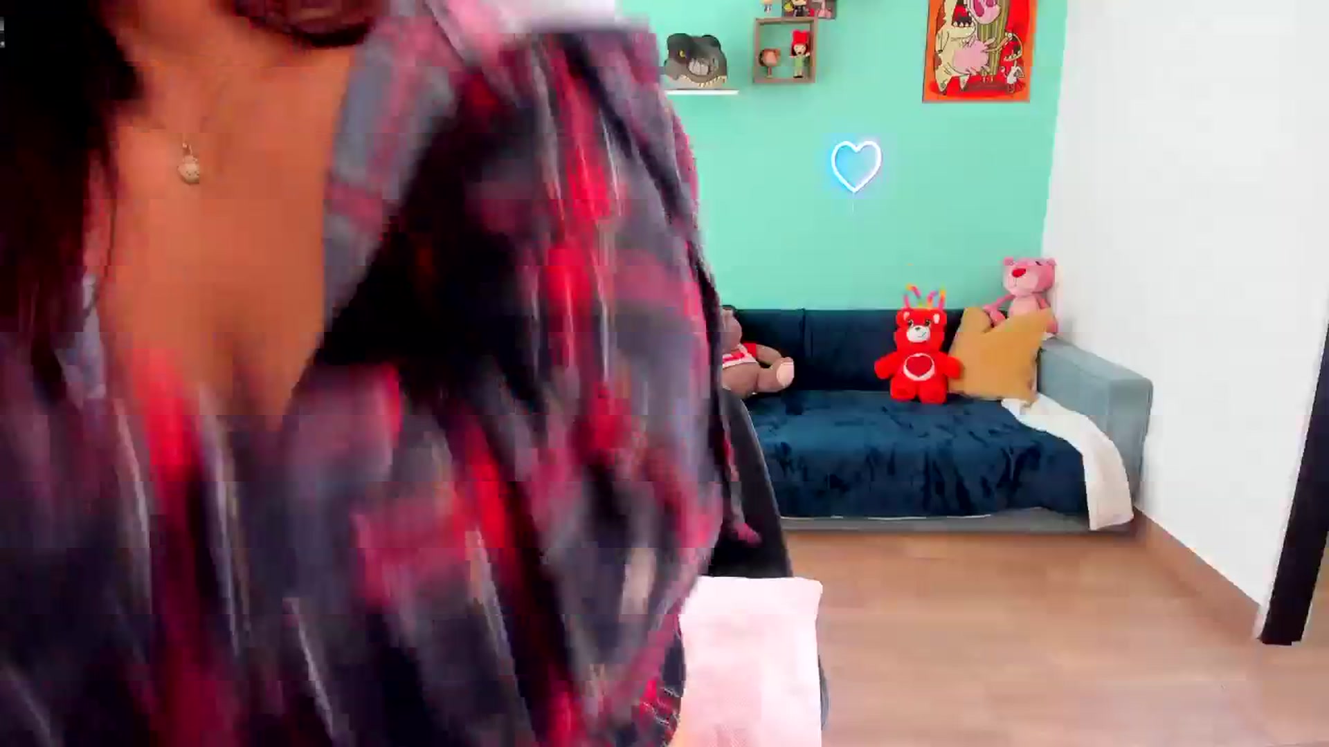 Gallery image thumbnail from SarishaLove's myfreecams stream on, 08/16/2023, 15:53 image 2 of 20