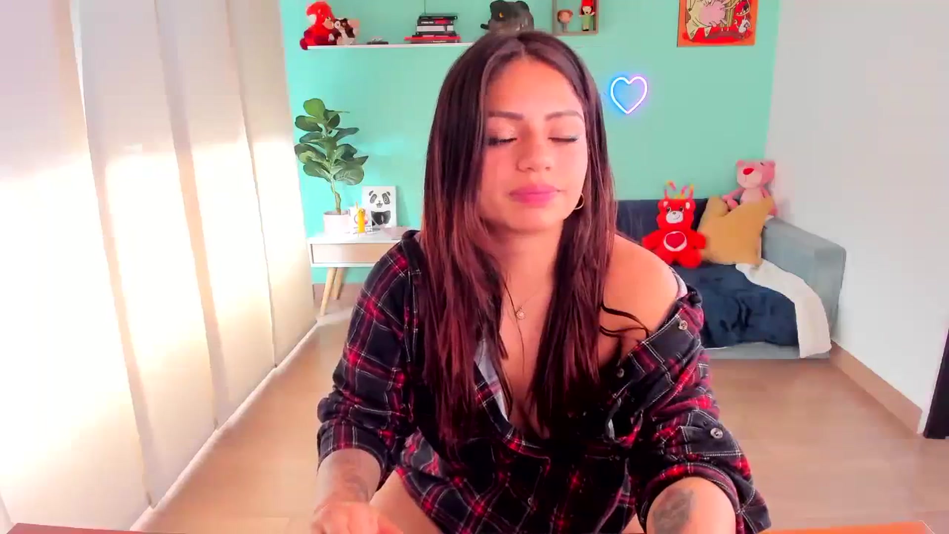 Gallery image thumbnail from SarishaLove's myfreecams stream on, 08/16/2023, 19:57 image 18 of 20