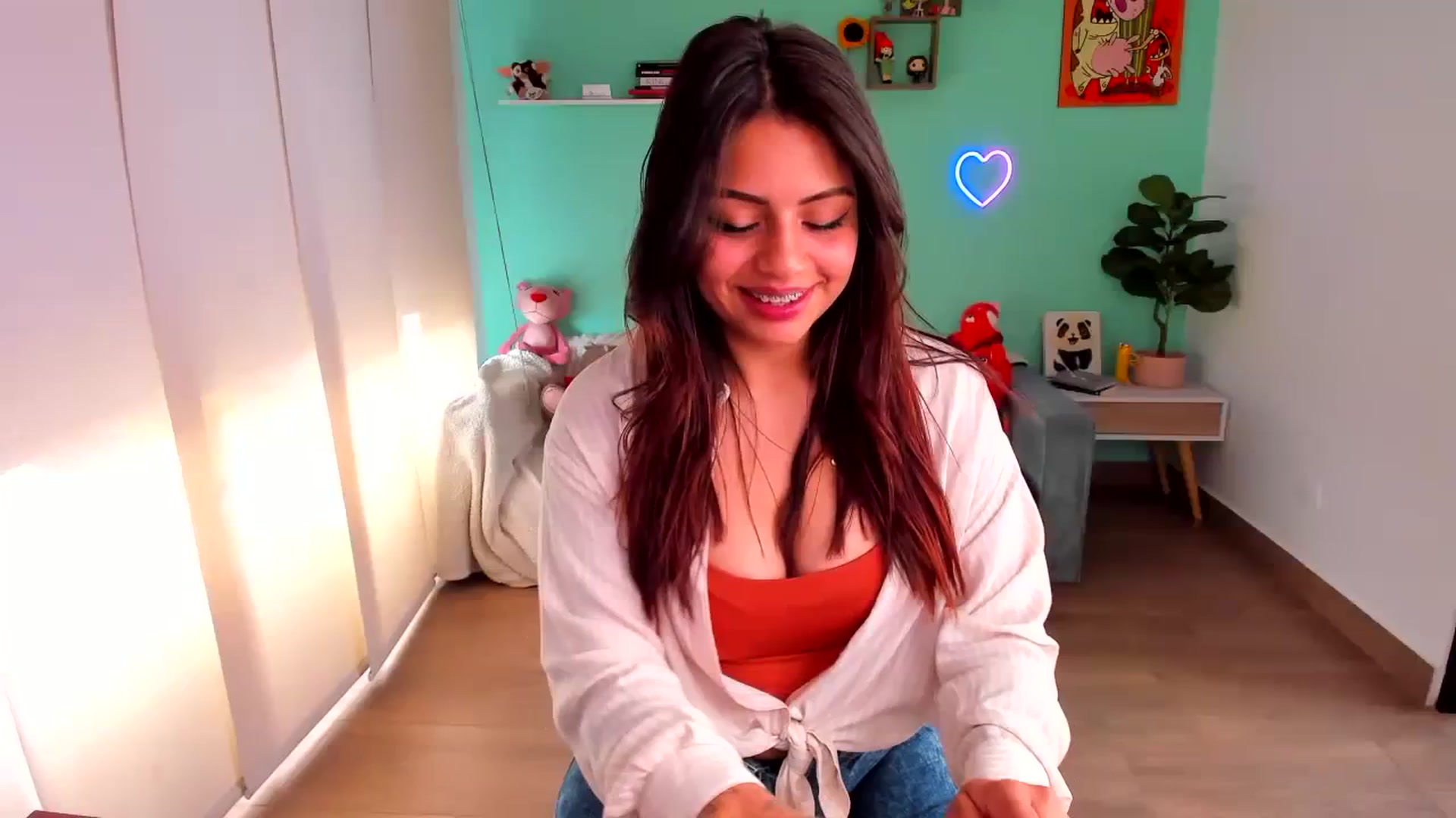 Gallery image thumbnail from SarishaLove's myfreecams stream on, 09/04/2023, 18:18 image 1 of 20