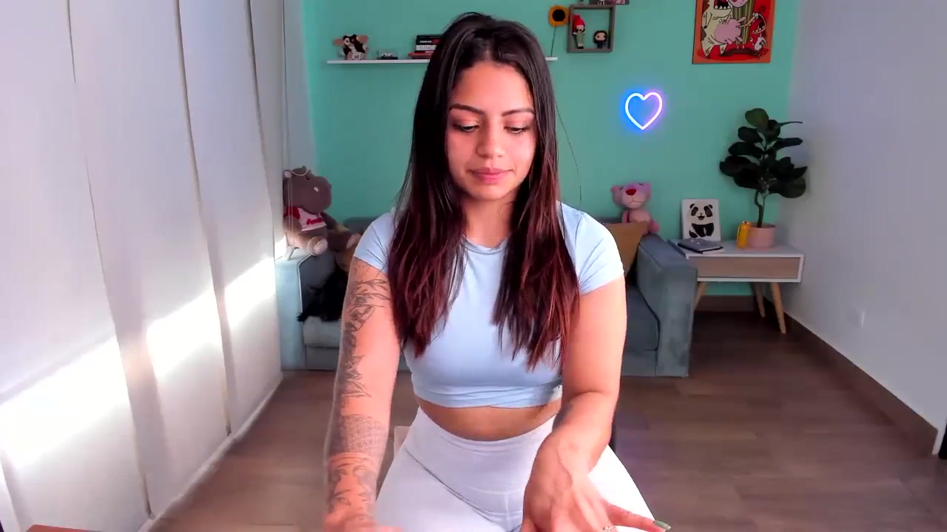 Gallery image thumbnail from SarishaLove's myfreecams stream on, 09/06/2023, 20:44 image 18 of 20