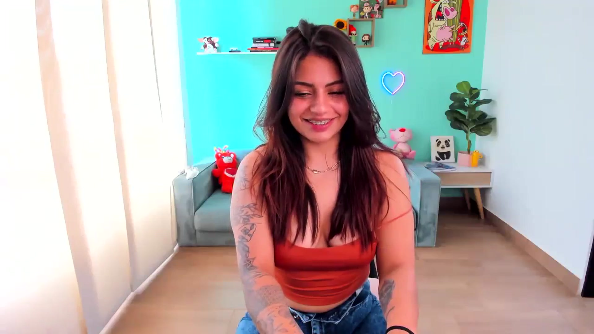 Gallery image thumbnail from SarishaLove's myfreecams stream on, 09/09/2023, 17:09 image 3 of 20
