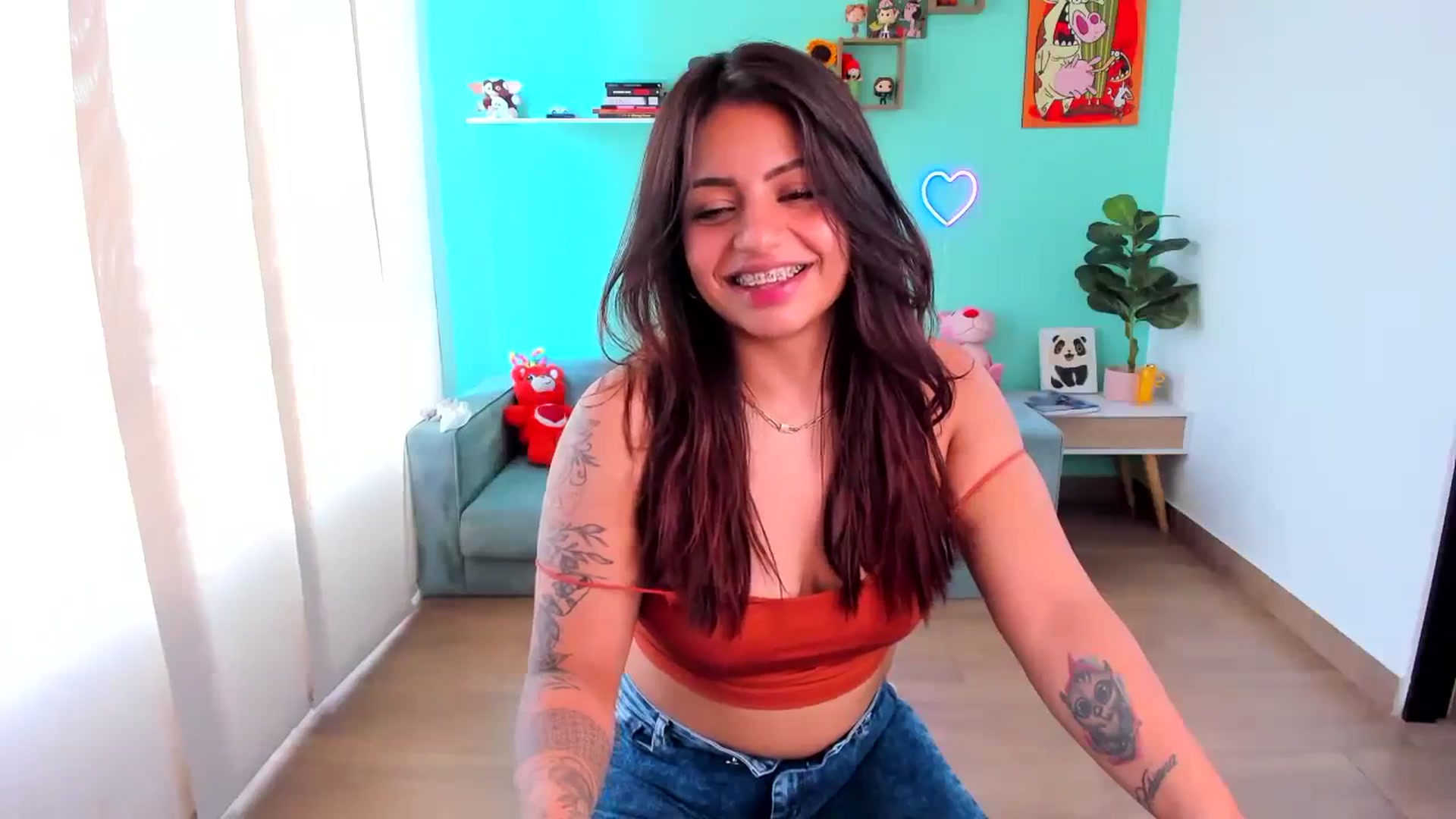 Gallery image thumbnail from SarishaLove's myfreecams stream on, 09/09/2023, 17:09 image 19 of 20