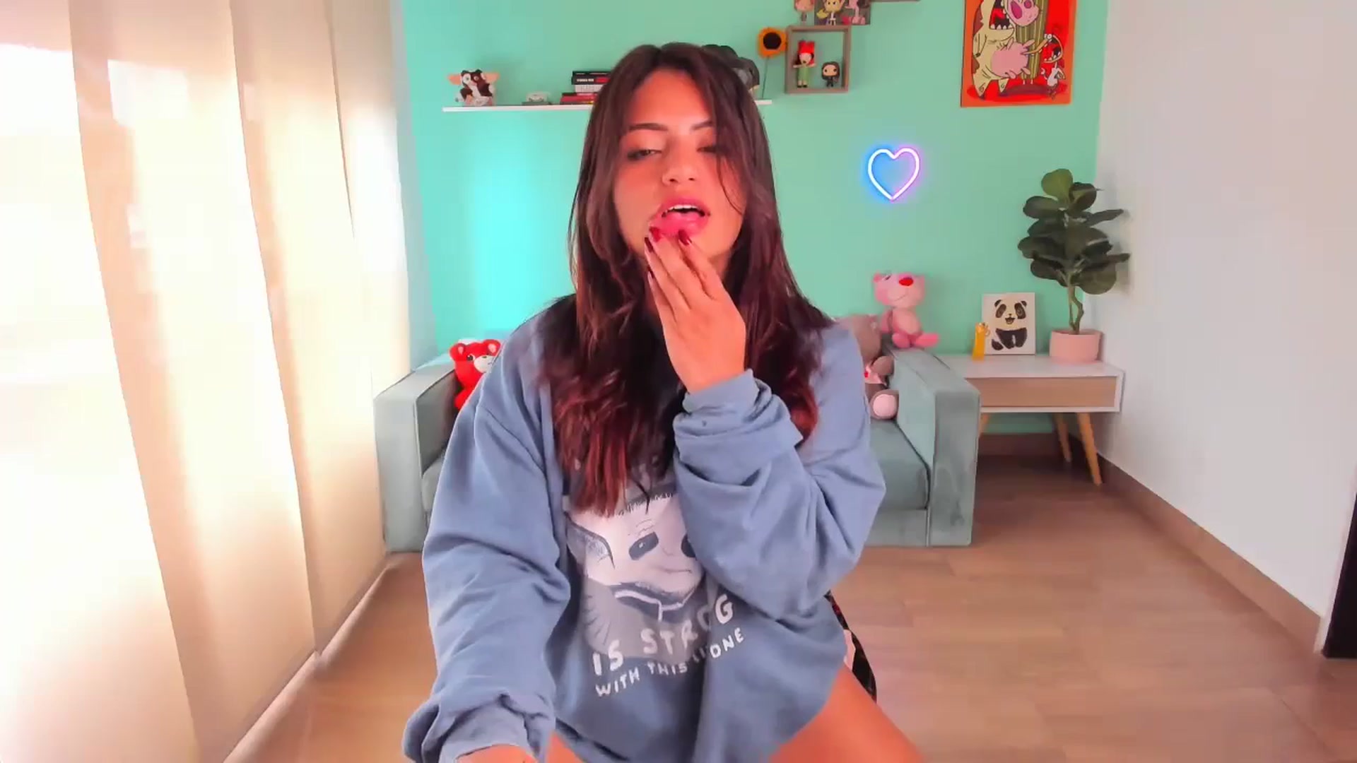 Gallery image thumbnail from SarishaLove's myfreecams stream on, 09/24/2023, 13:34 image 13 of 20