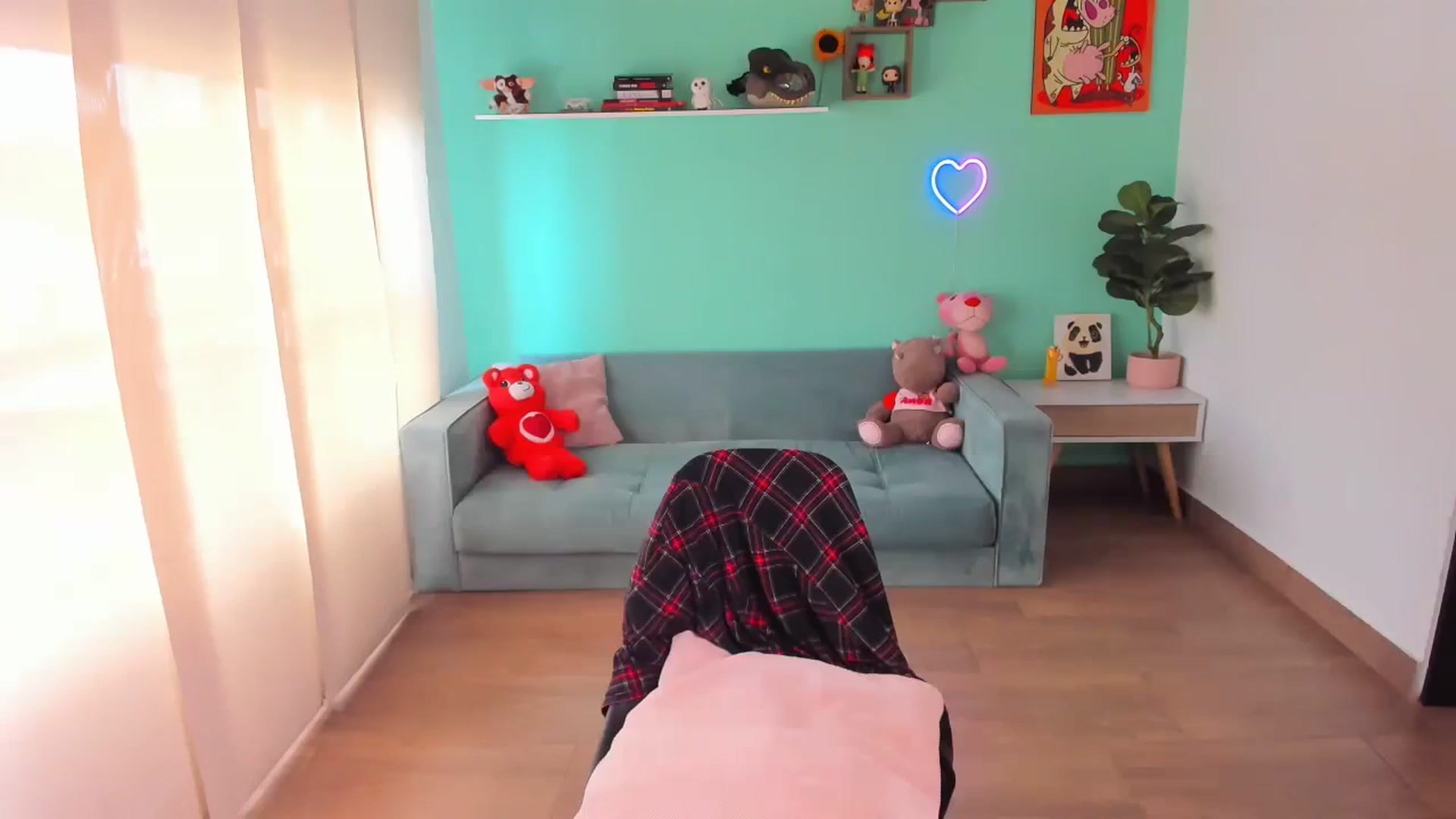 Gallery image thumbnail from SarishaLove's myfreecams stream on, 09/24/2023, 13:52 image 8 of 20