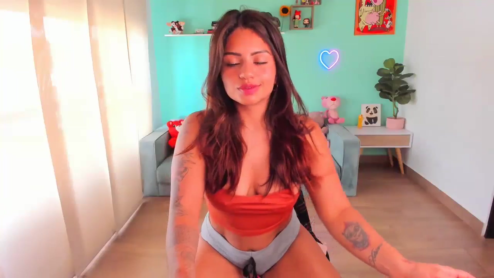 Gallery image thumbnail from SarishaLove's myfreecams stream on, 09/24/2023, 14:17 image 2 of 20