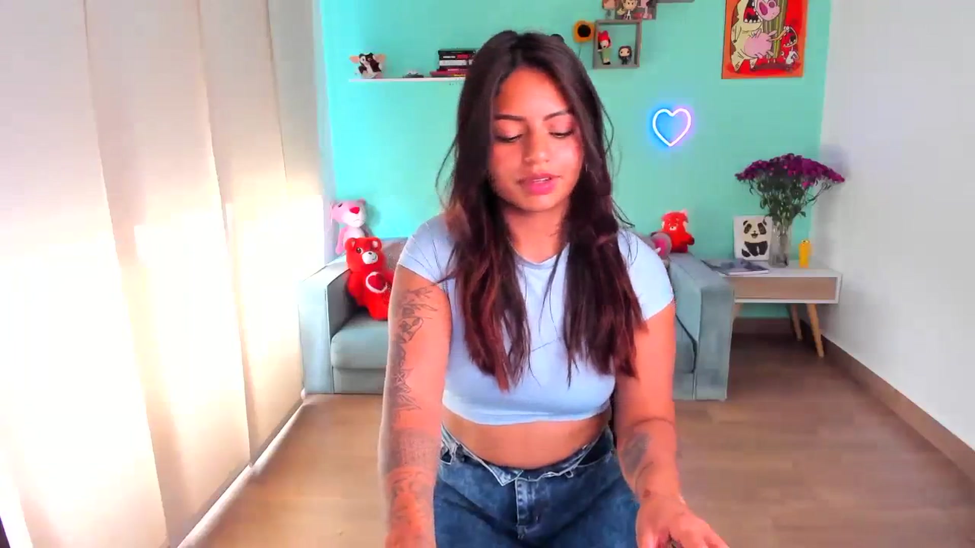 Gallery image thumbnail from SarishaLove's myfreecams stream on, 09/26/2023, 17:25 image 6 of 20