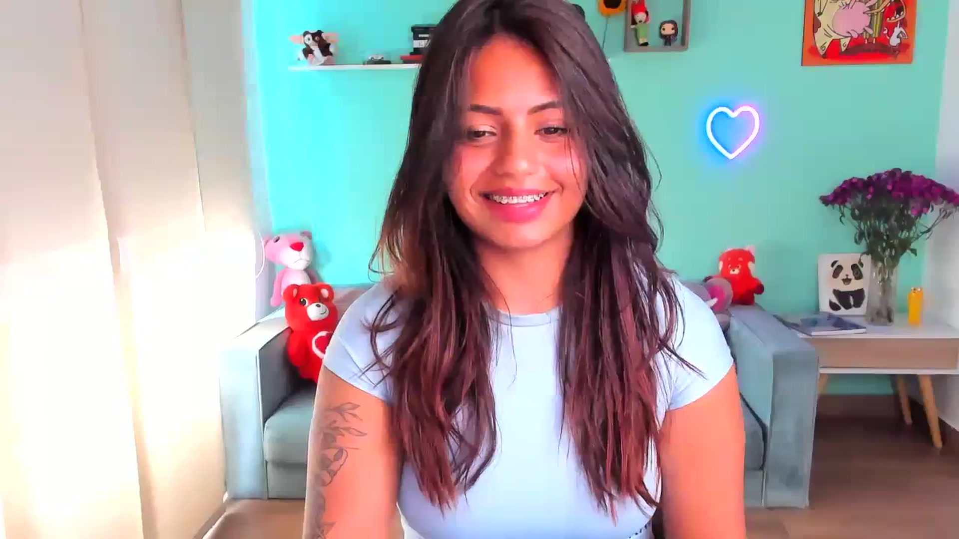 Gallery image thumbnail from SarishaLove's myfreecams stream on, 09/26/2023, 17:25 image 18 of 20