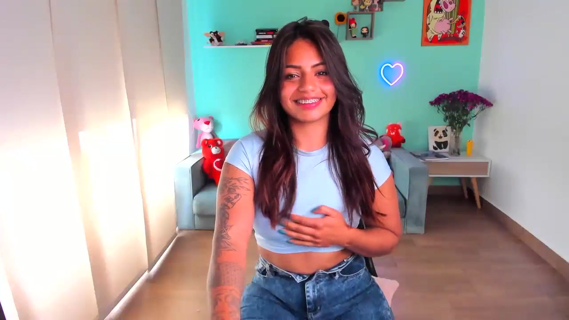 Gallery image thumbnail from SarishaLove's myfreecams stream on, 09/26/2023, 17:25 image 2 of 20