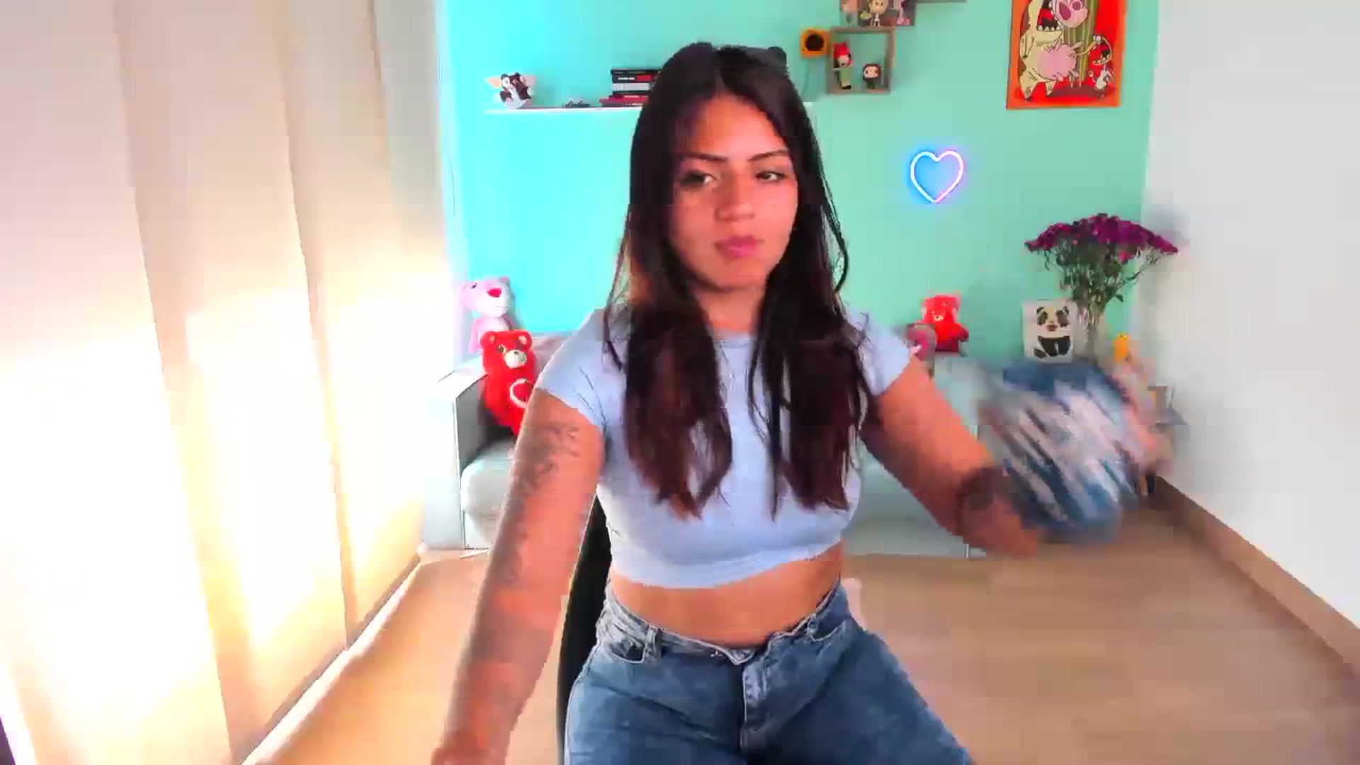 Gallery image thumbnail from SarishaLove's myfreecams stream on, 09/26/2023, 18:37 image 20 of 20