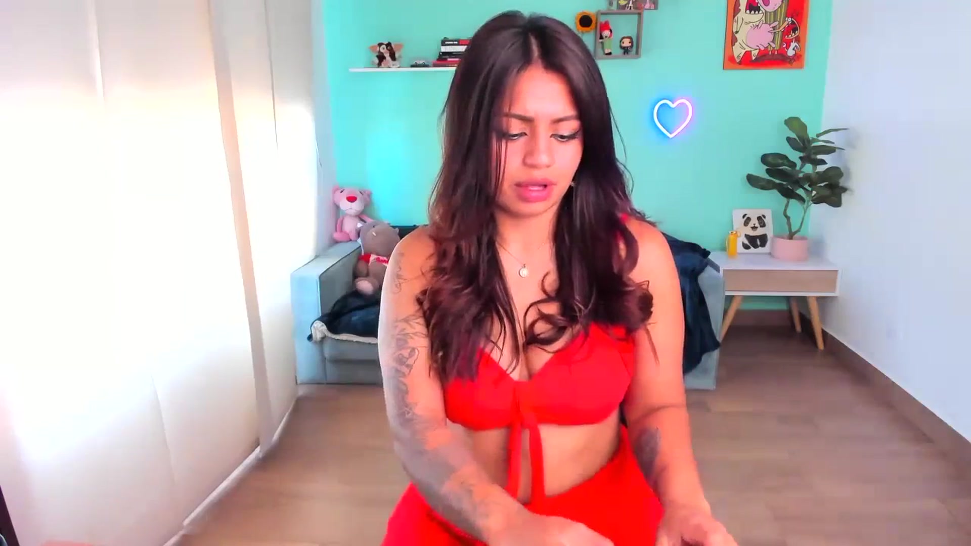 Gallery image thumbnail from SarishaLove's myfreecams stream on, 10/02/2023, 13:50 image 16 of 20