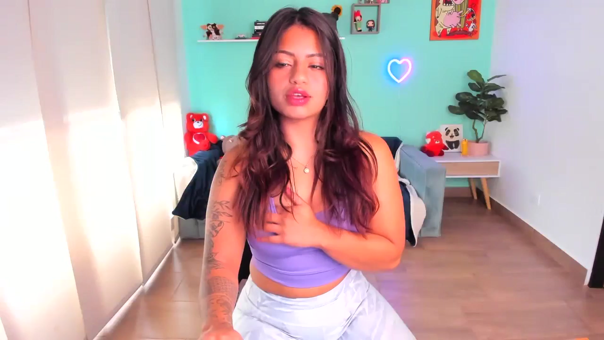 Gallery image thumbnail from SarishaLove's myfreecams stream on, 10/05/2023, 12:50 image 12 of 20