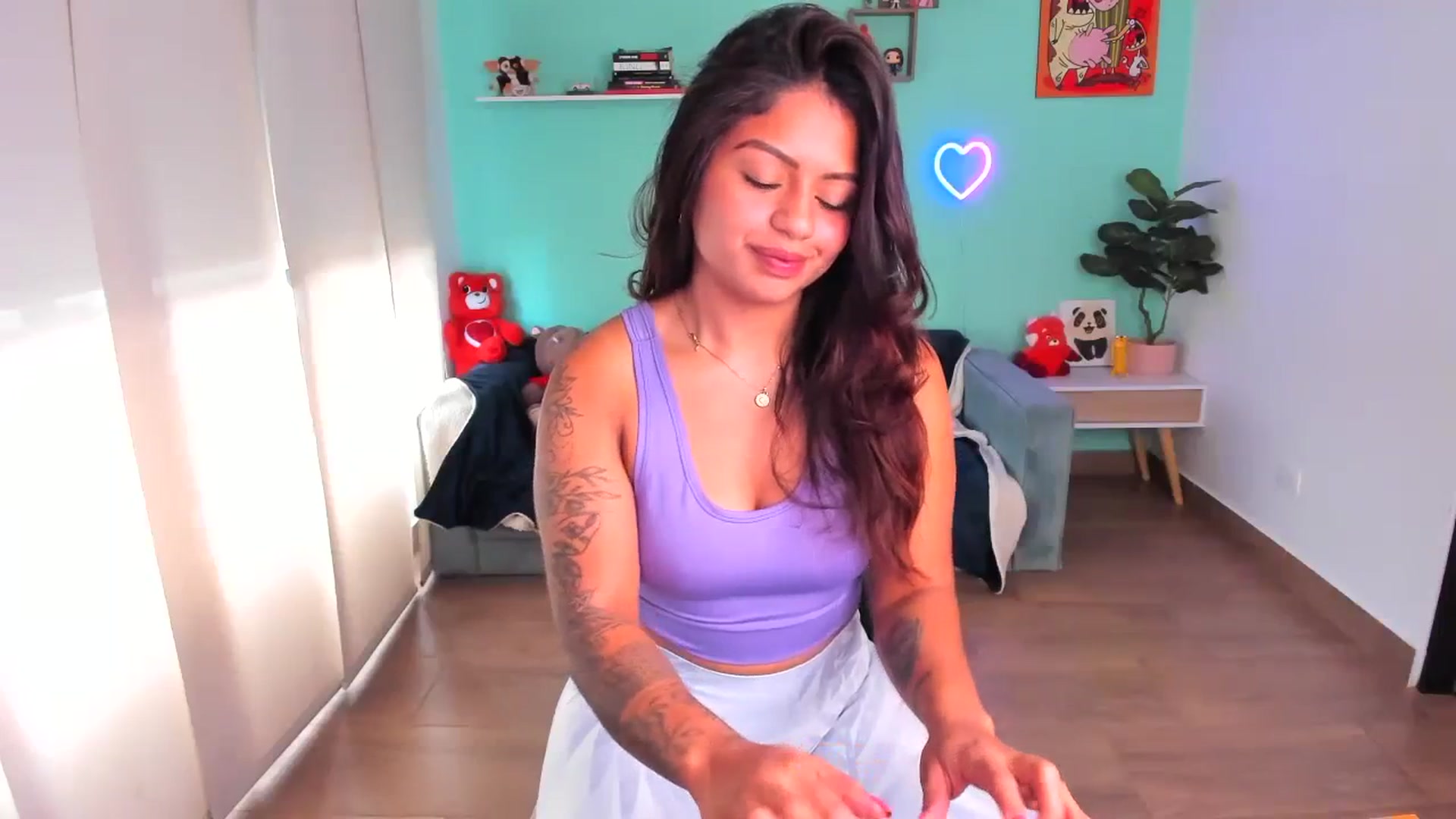 Gallery image thumbnail from SarishaLove's myfreecams stream on, 10/05/2023, 12:50 image 3 of 20