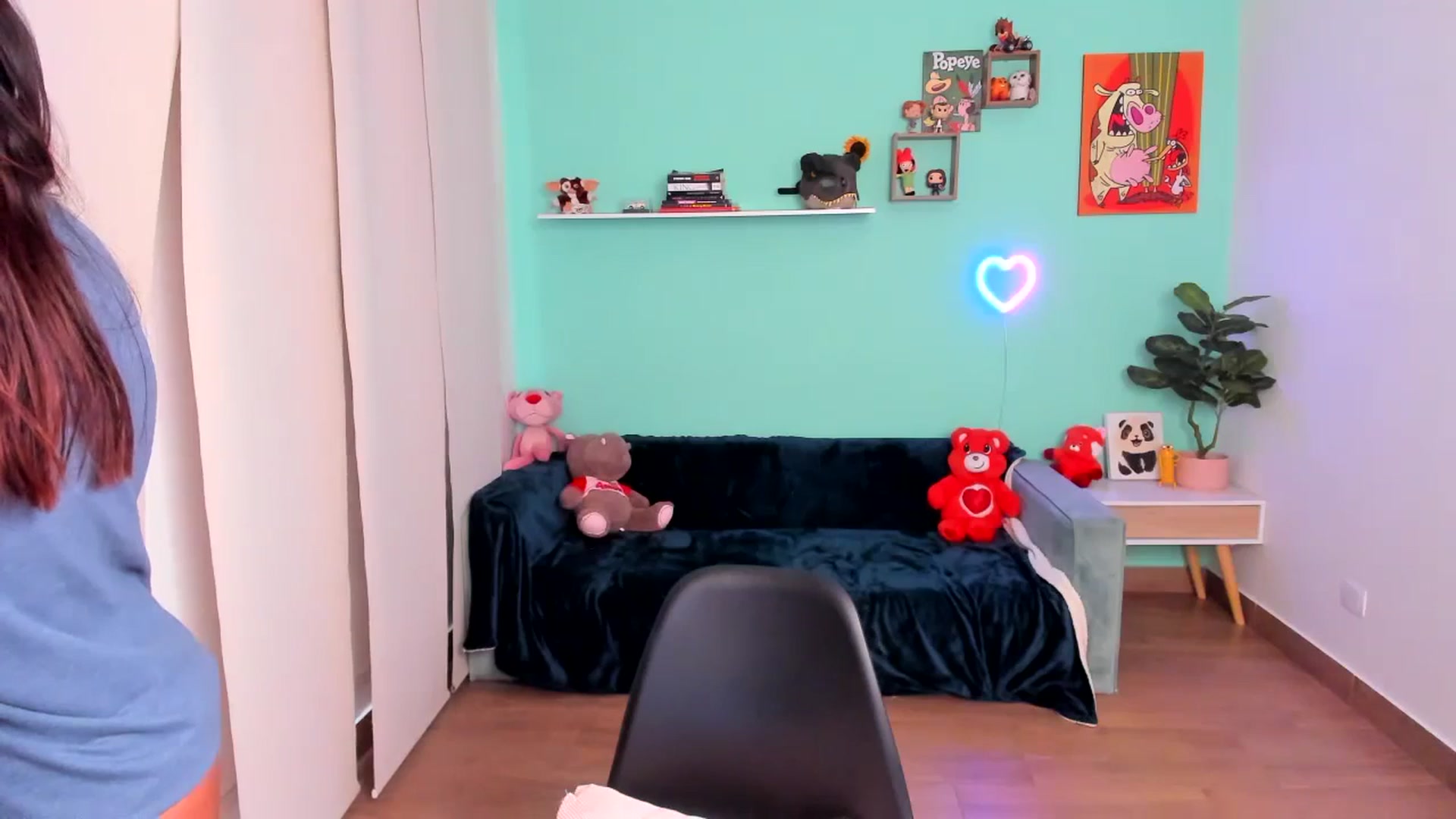 Gallery image thumbnail from SarishaLove's myfreecams stream on, 10/06/2023, 12:31 image 15 of 20