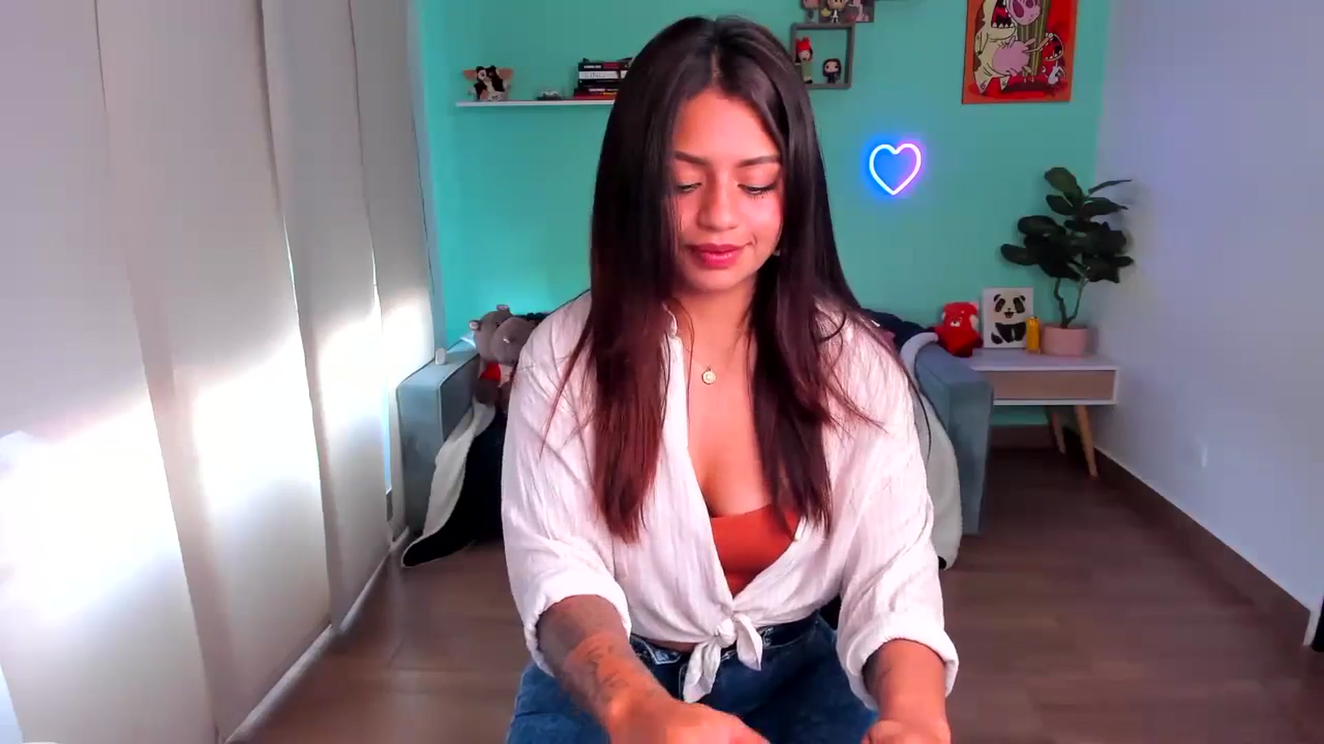 Gallery image thumbnail from SarishaLove's myfreecams stream on, 10/08/2023, 12:30 image 2 of 20