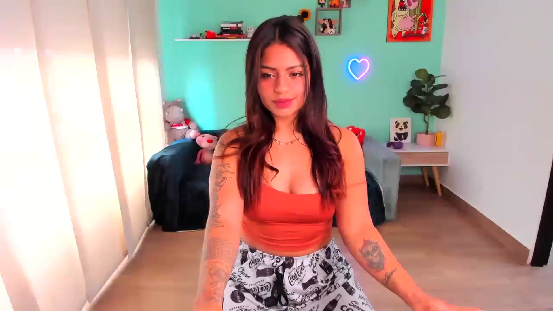 Gallery image thumbnail from SarishaLove's myfreecams stream on, 10/22/2023, 12:56 image 6 of 20