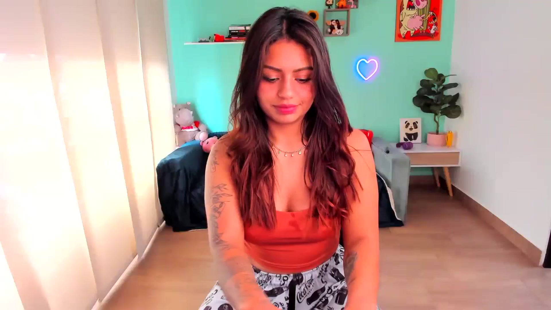 Gallery image thumbnail from SarishaLove's myfreecams stream on, 10/22/2023, 12:56 image 20 of 20