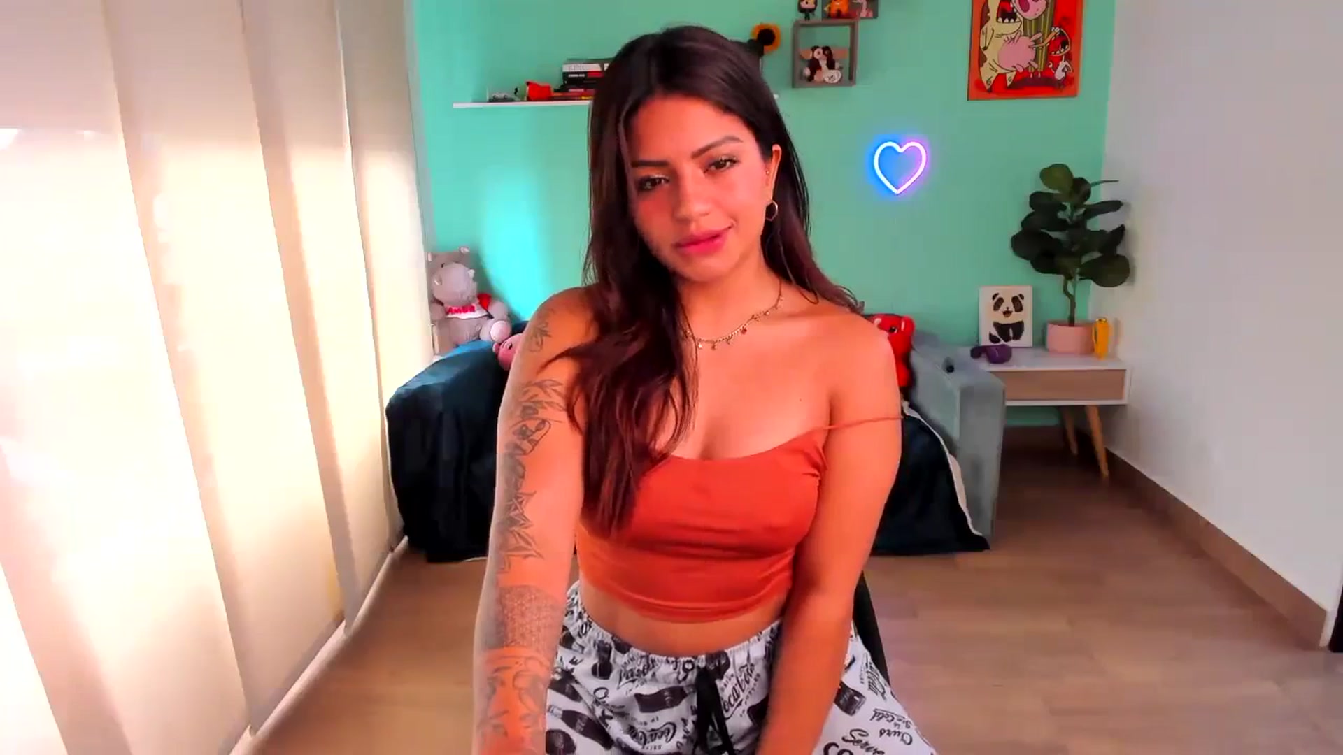 Gallery image thumbnail from SarishaLove's myfreecams stream on, 10/22/2023, 13:22 image 4 of 20