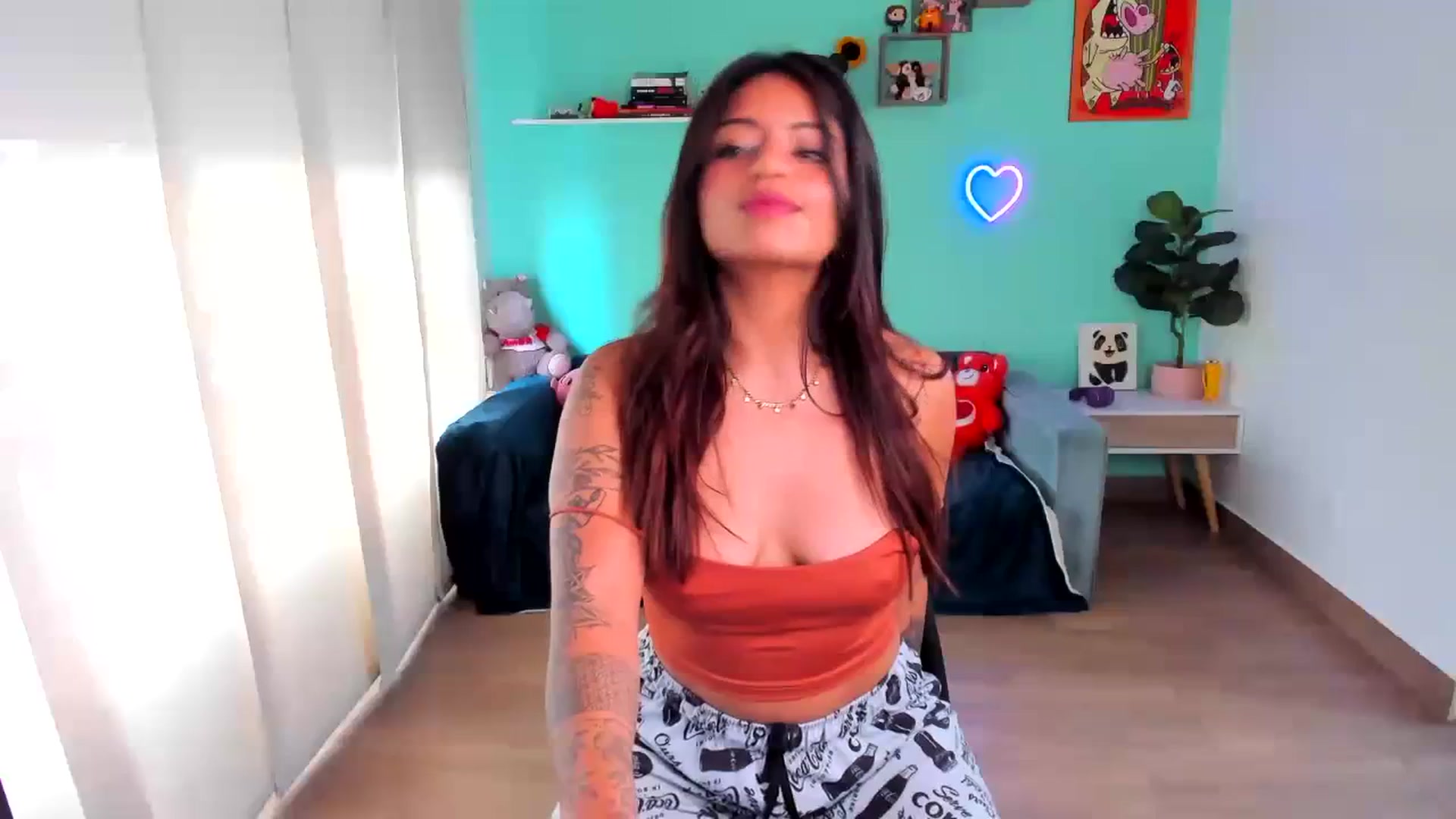 Gallery image thumbnail from SarishaLove's myfreecams stream on, 10/22/2023, 14:01 image 1 of 20