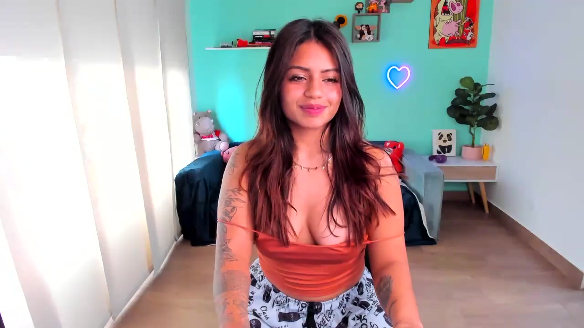 Gallery image thumbnail from SarishaLove's myfreecams stream on, 10/22/2023, 14:01 image 5 of 20