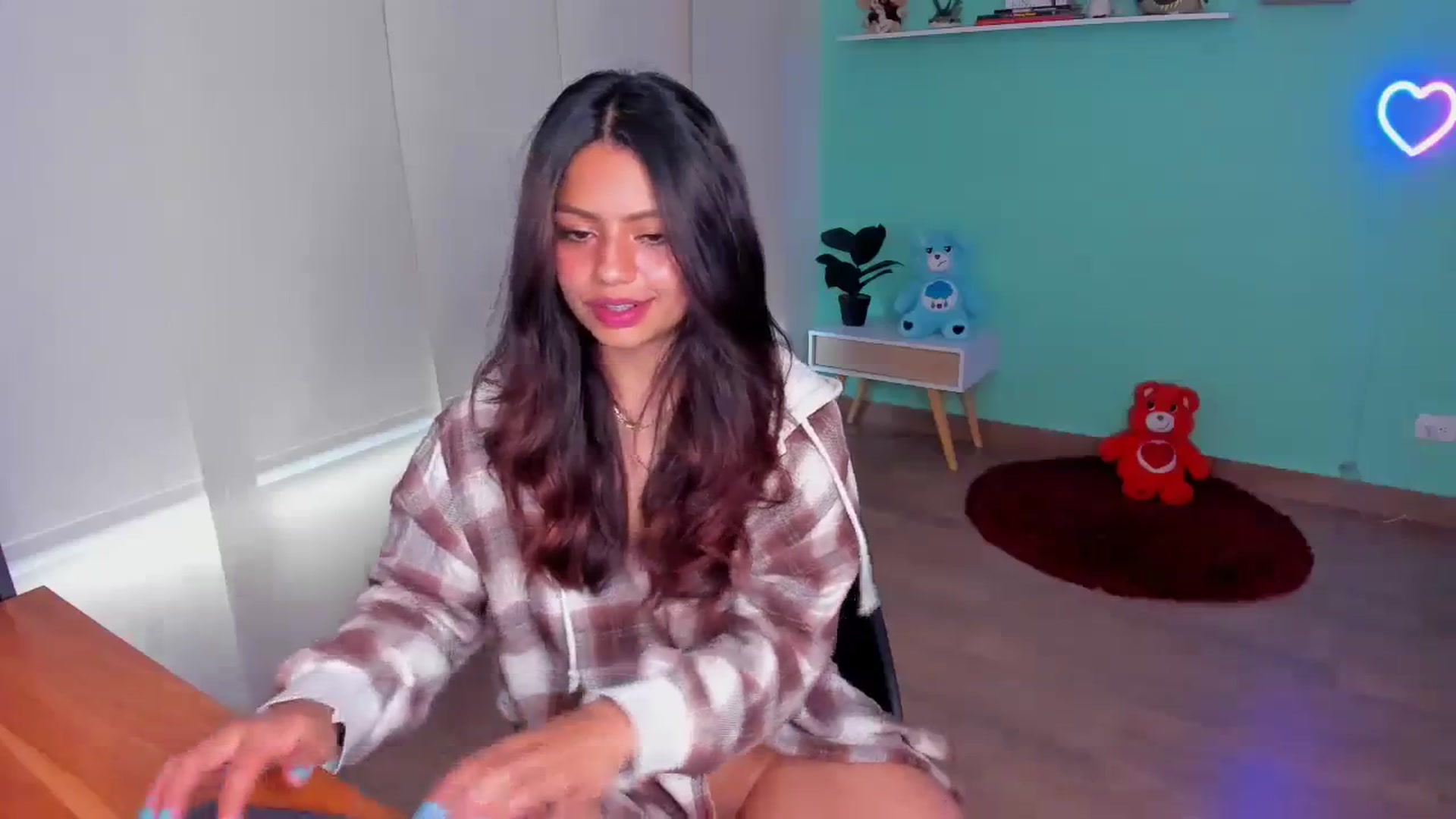 Gallery image thumbnail from SarishaLove's myfreecams stream on, 02/01/2024, 12:18 image 16 of 20