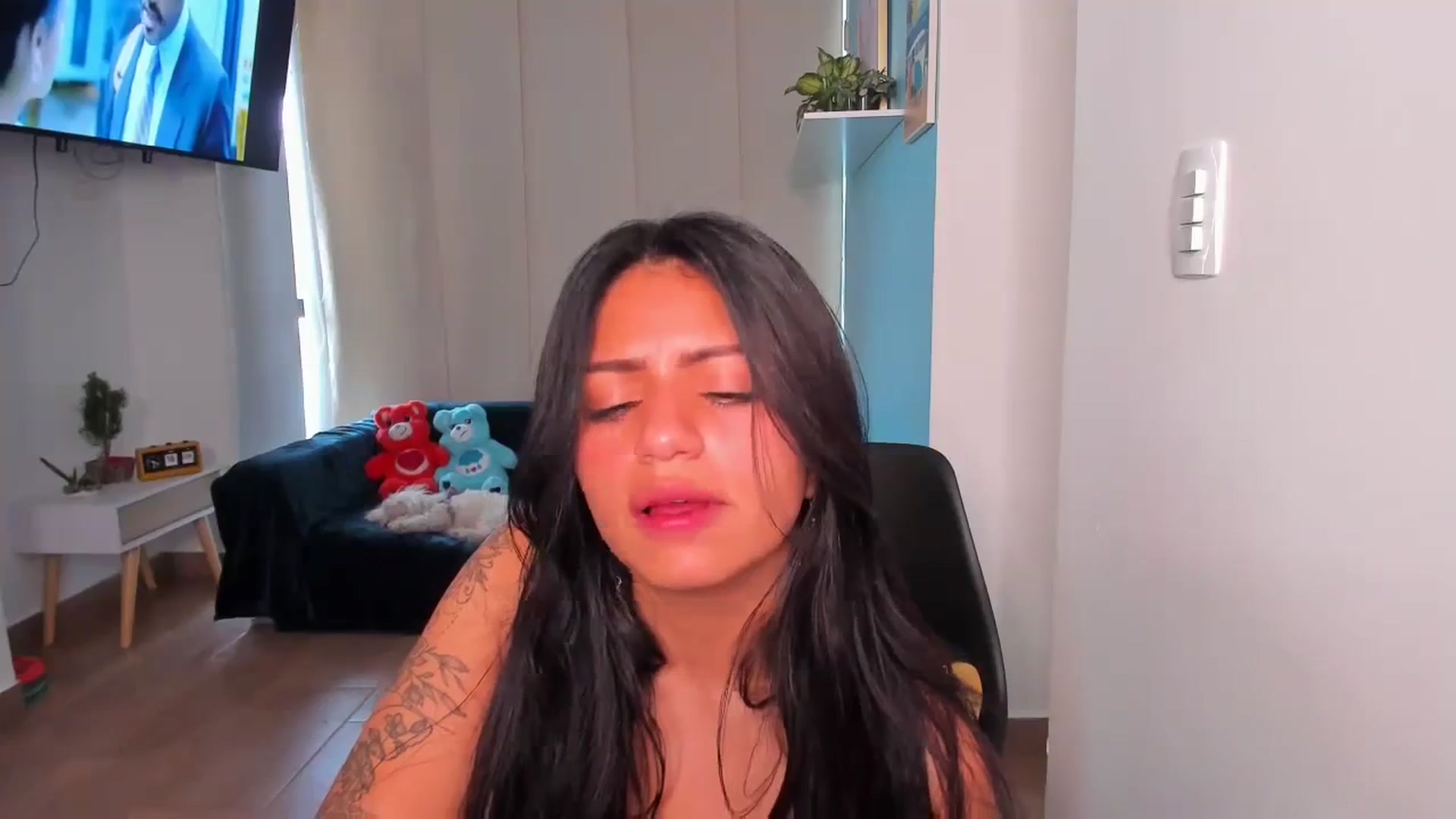 Gallery image thumbnail from SarishaLove's myfreecams stream on, 02/18/2024, 16:38 image 12 of 20