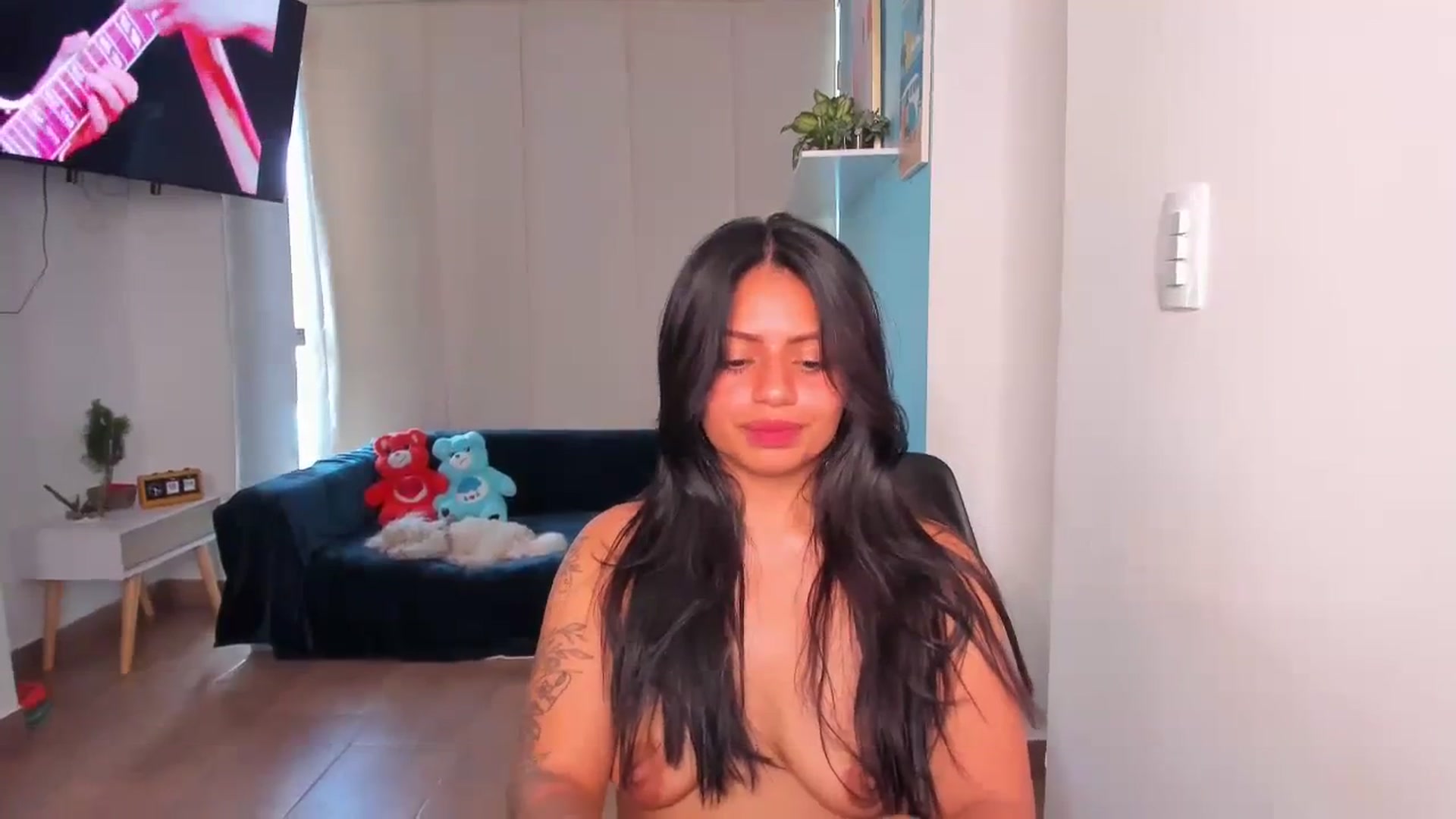 Gallery image thumbnail from SarishaLove's myfreecams stream on, 02/18/2024, 16:38 image 8 of 20