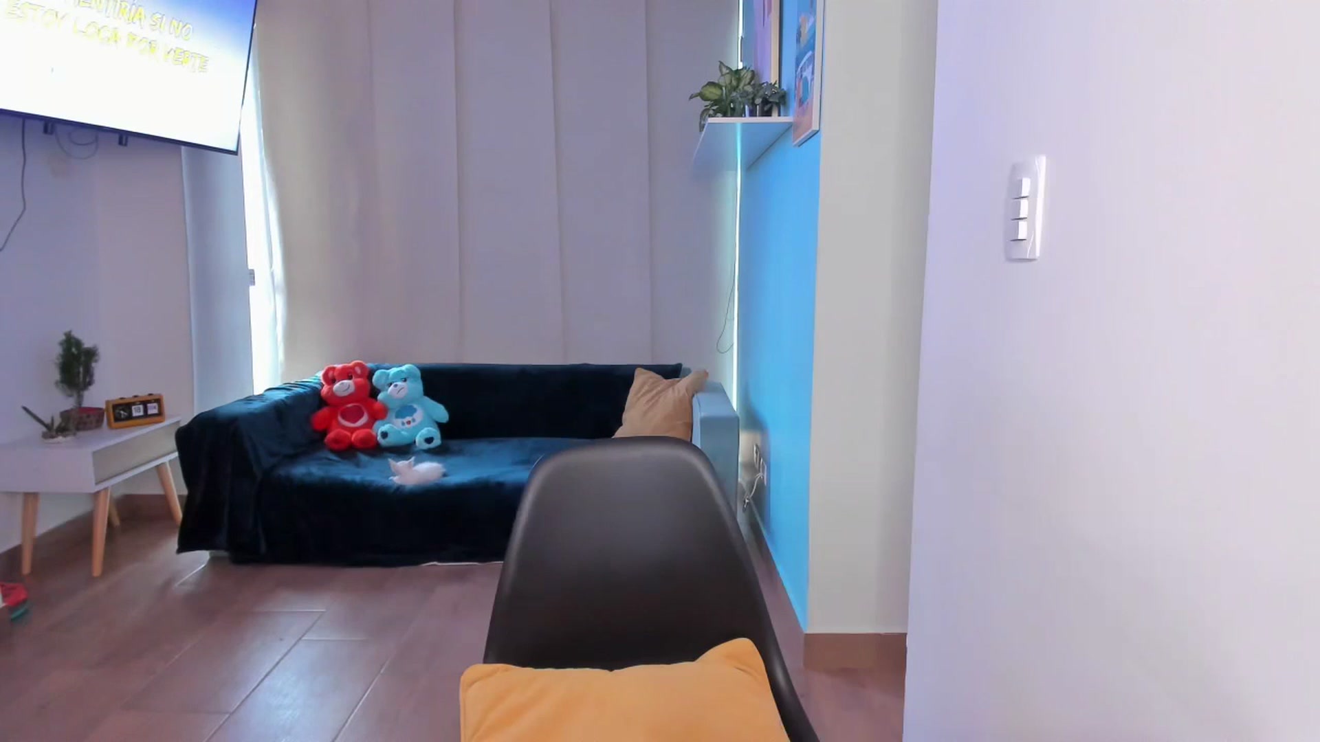 Gallery image thumbnail from SarishaLove's myfreecams stream on, 02/18/2024, 18:05 image 7 of 20