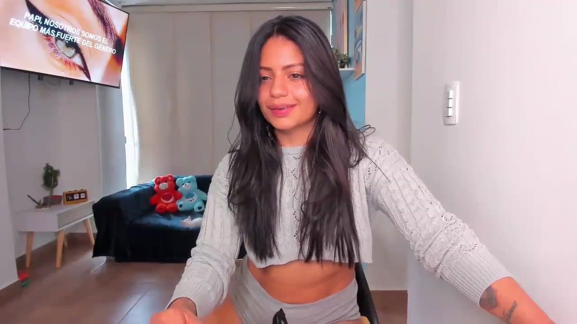 Gallery image thumbnail from SarishaLove's myfreecams stream on, 02/18/2024, 18:05 image 10 of 20