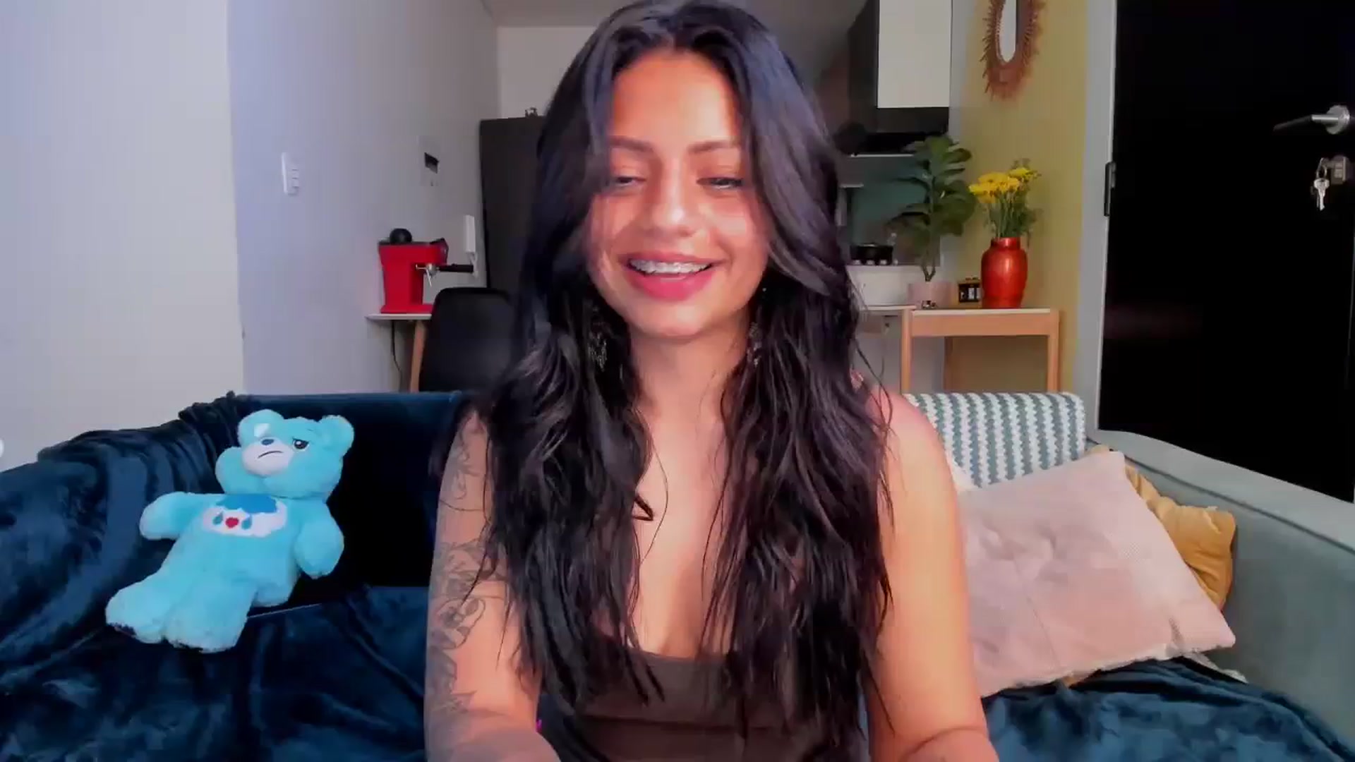 Gallery image thumbnail from SarishaLove's myfreecams stream on, 03/09/2024, 15:36 image 13 of 20