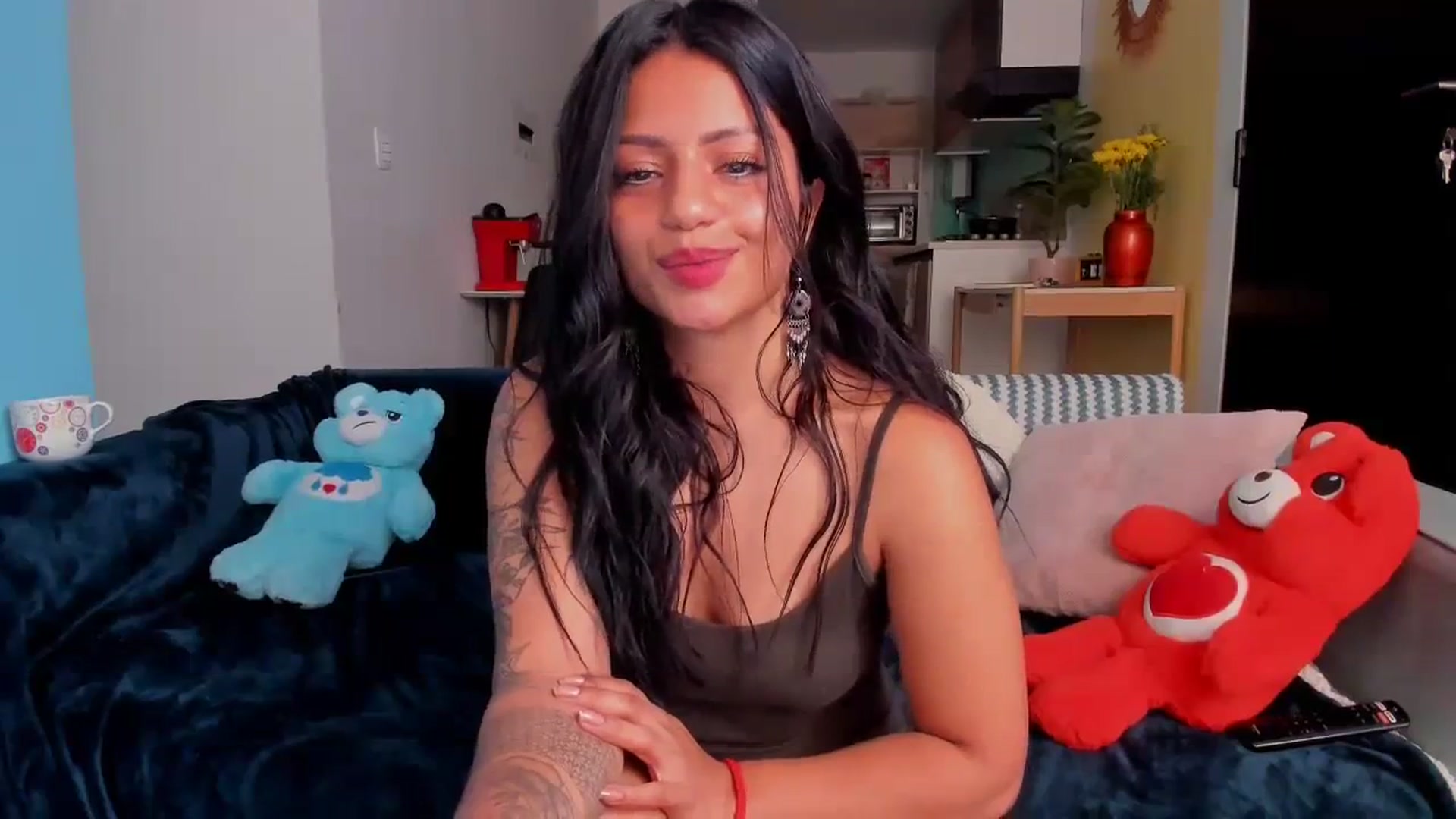 Gallery image thumbnail from SarishaLove's myfreecams stream on, 03/09/2024, 15:36 image 19 of 20