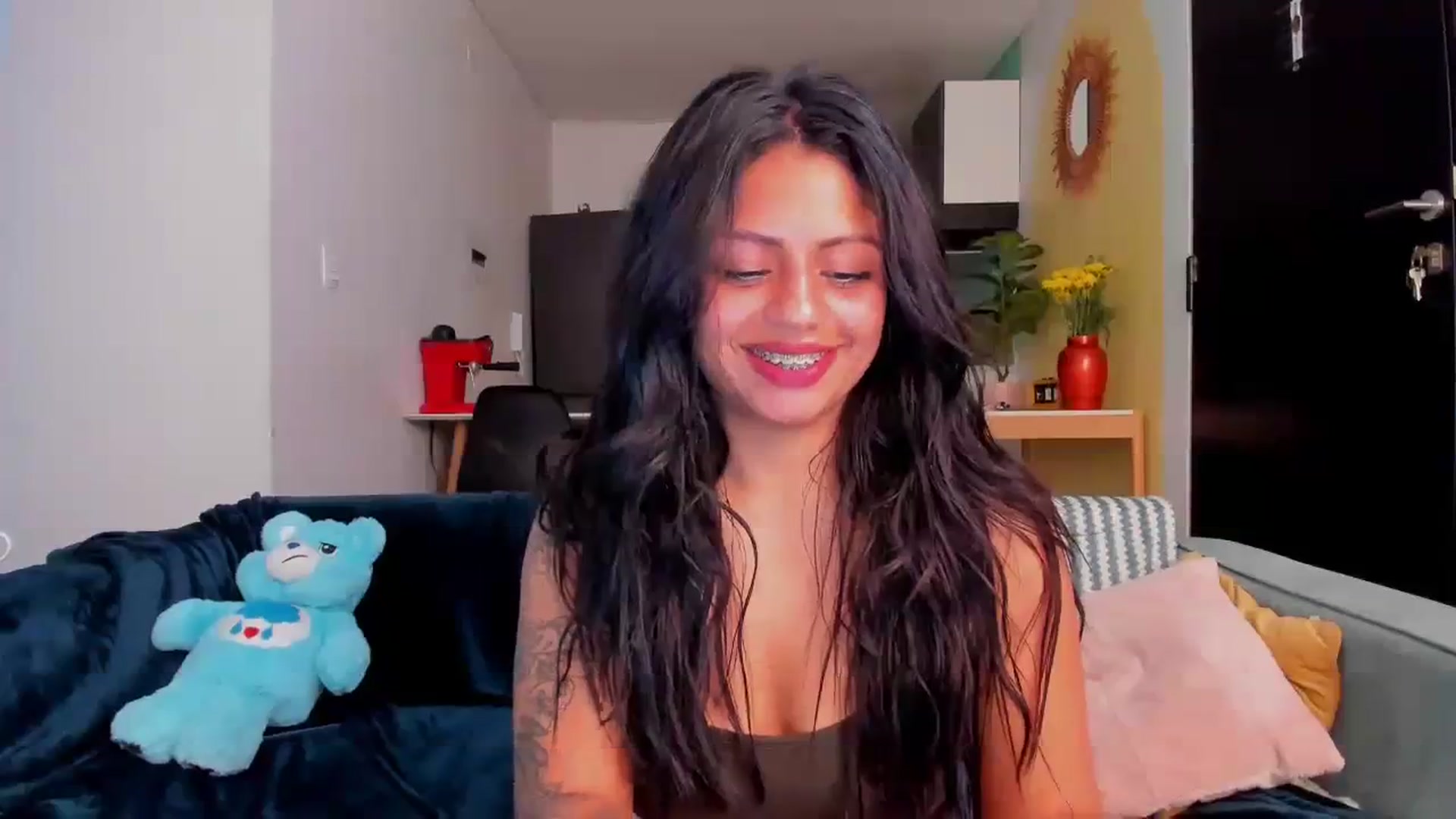 Gallery image thumbnail from SarishaLove's myfreecams stream on, 03/09/2024, 15:36 image 12 of 20