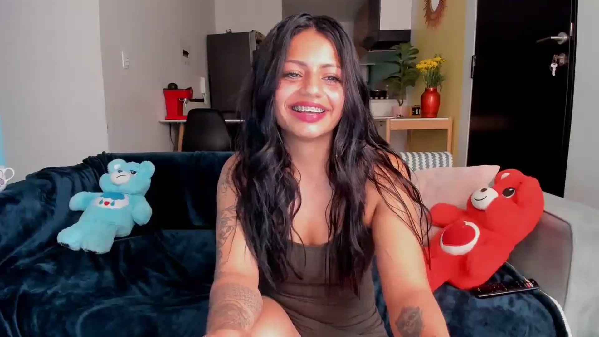 Gallery image thumbnail from SarishaLove's myfreecams stream on, 03/09/2024, 15:36 image 16 of 20