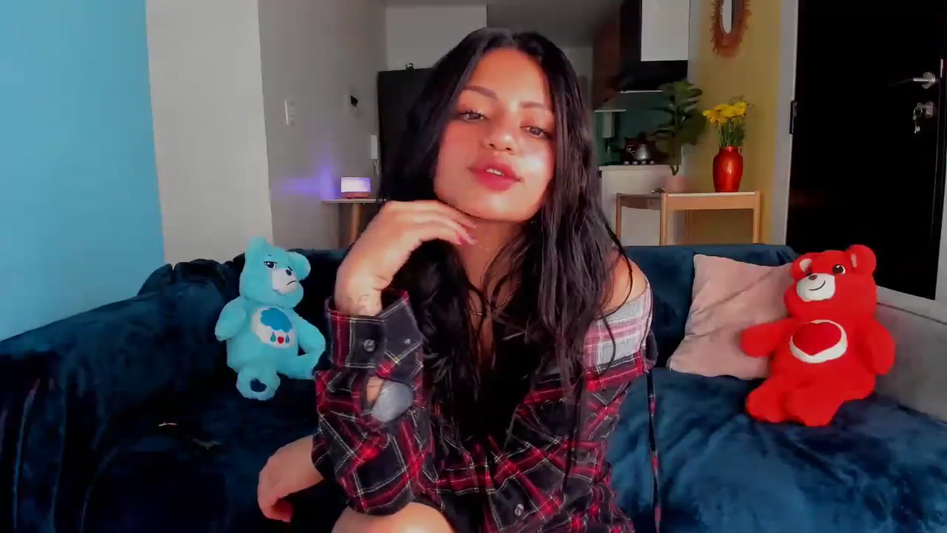 Gallery image thumbnail from SarishaLove's myfreecams stream on, 03/10/2024, 12:47 image 14 of 20