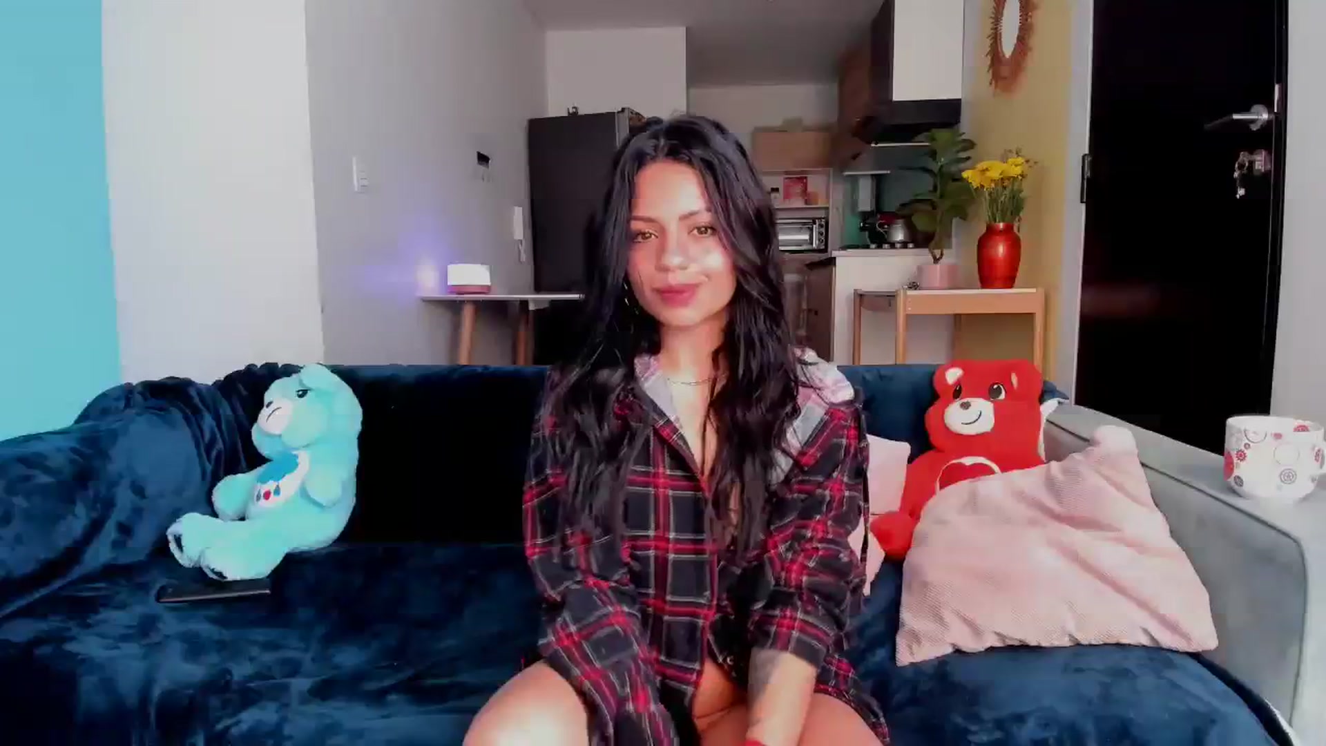 Gallery image thumbnail from SarishaLove's myfreecams stream on, 03/10/2024, 12:47 image 6 of 20