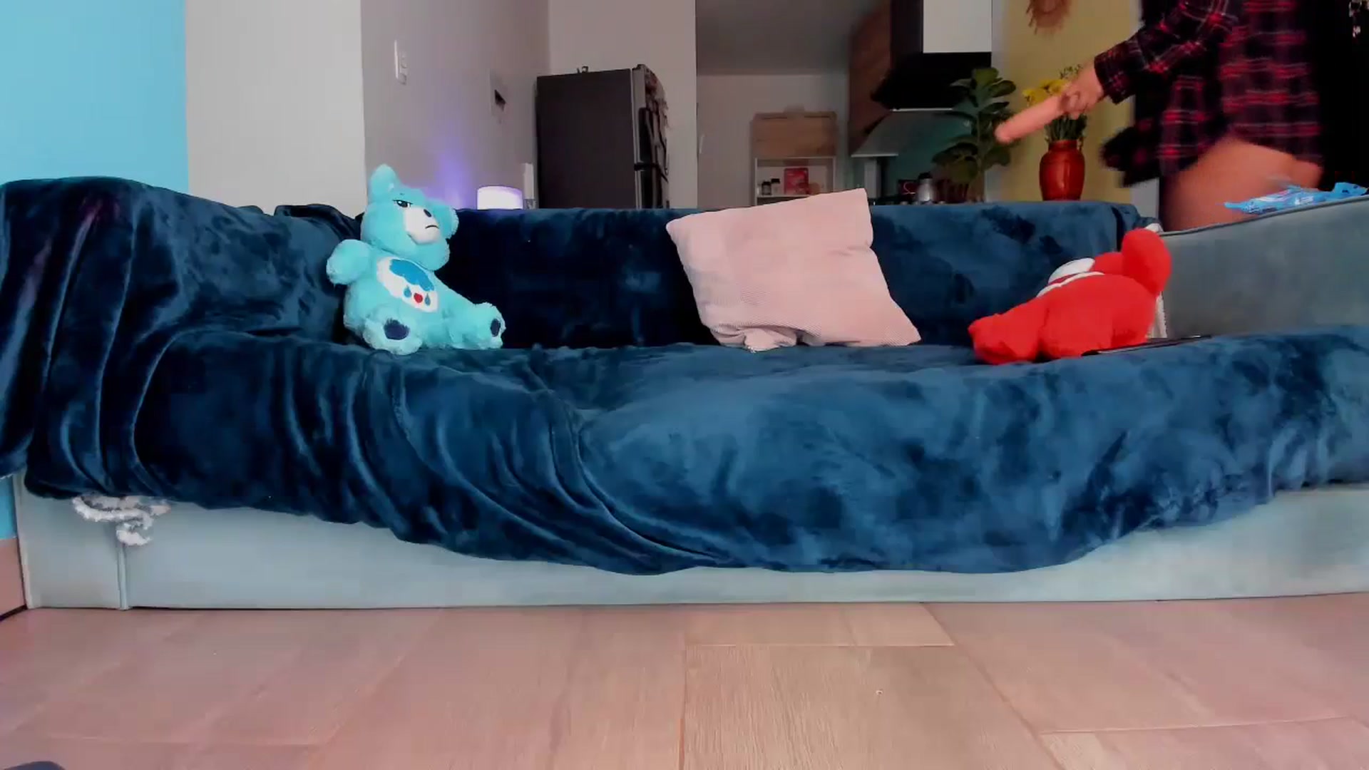 Gallery image thumbnail from SarishaLove's myfreecams stream on, 03/10/2024, 14:38 image 9 of 20