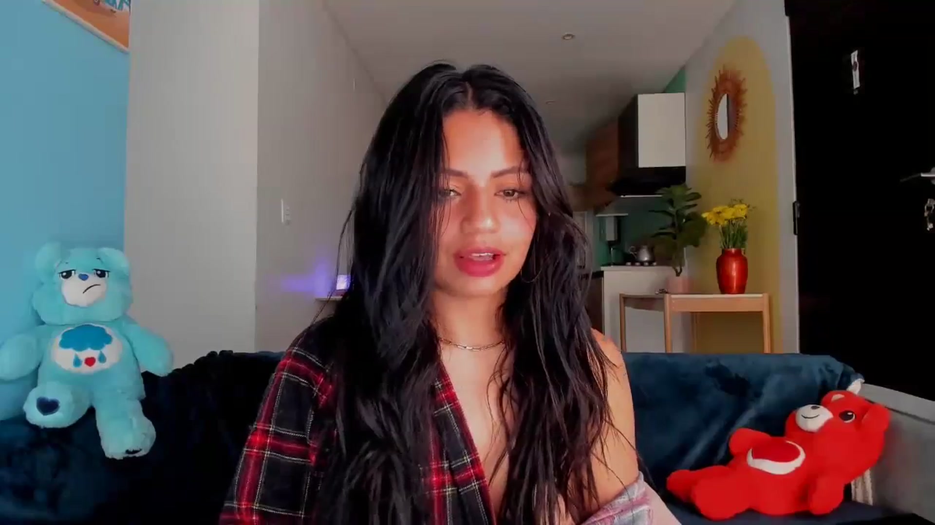 Gallery image thumbnail from SarishaLove's myfreecams stream on, 03/10/2024, 17:04 image 6 of 20