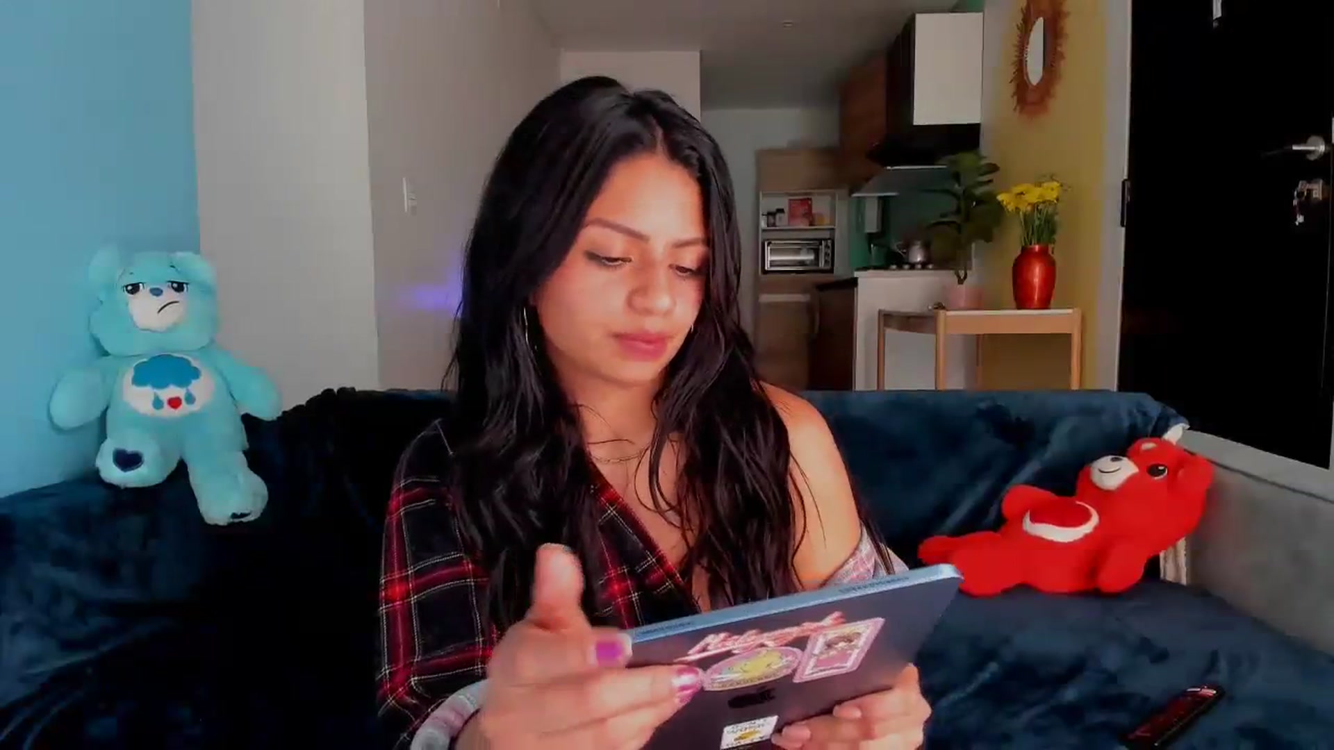 Gallery image thumbnail from SarishaLove's myfreecams stream on, 03/10/2024, 17:04 image 12 of 20
