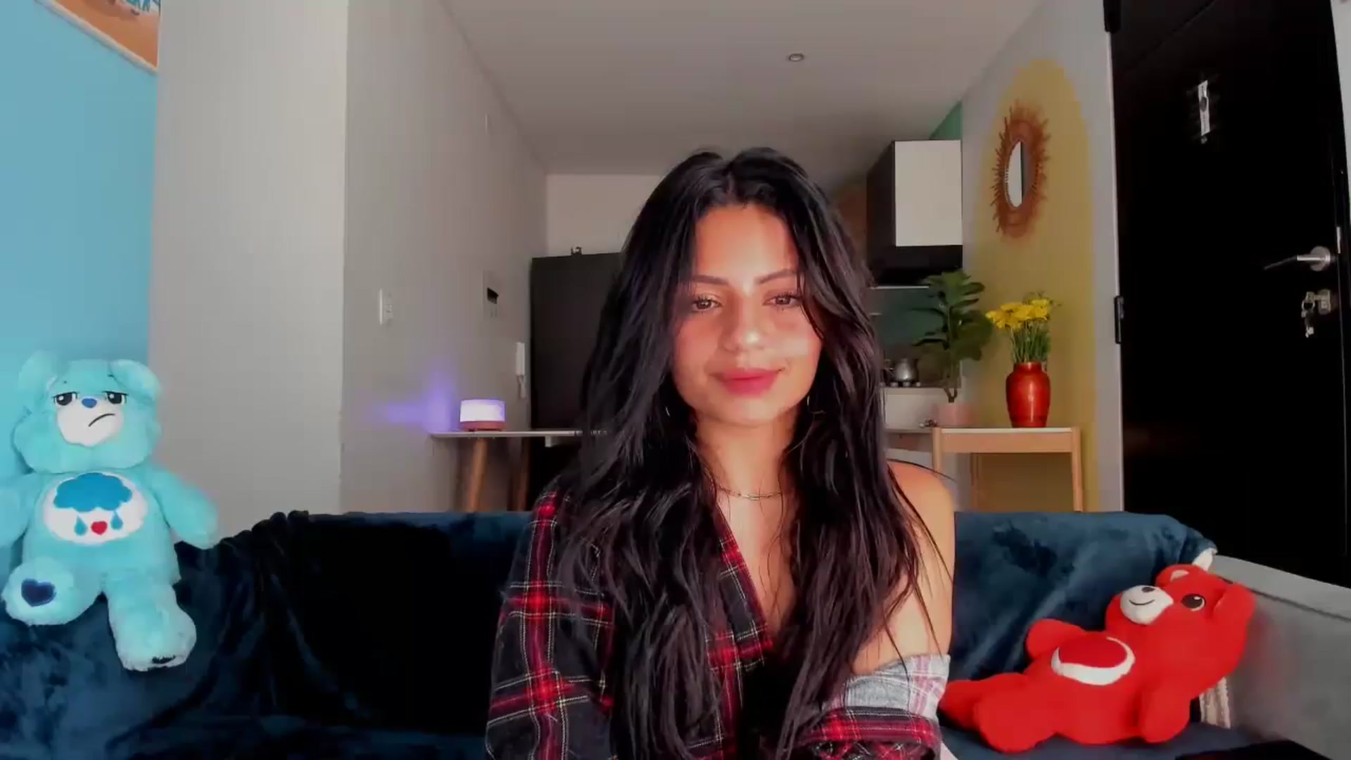 Gallery image thumbnail from SarishaLove's myfreecams stream on, 03/10/2024, 17:04 image 5 of 20