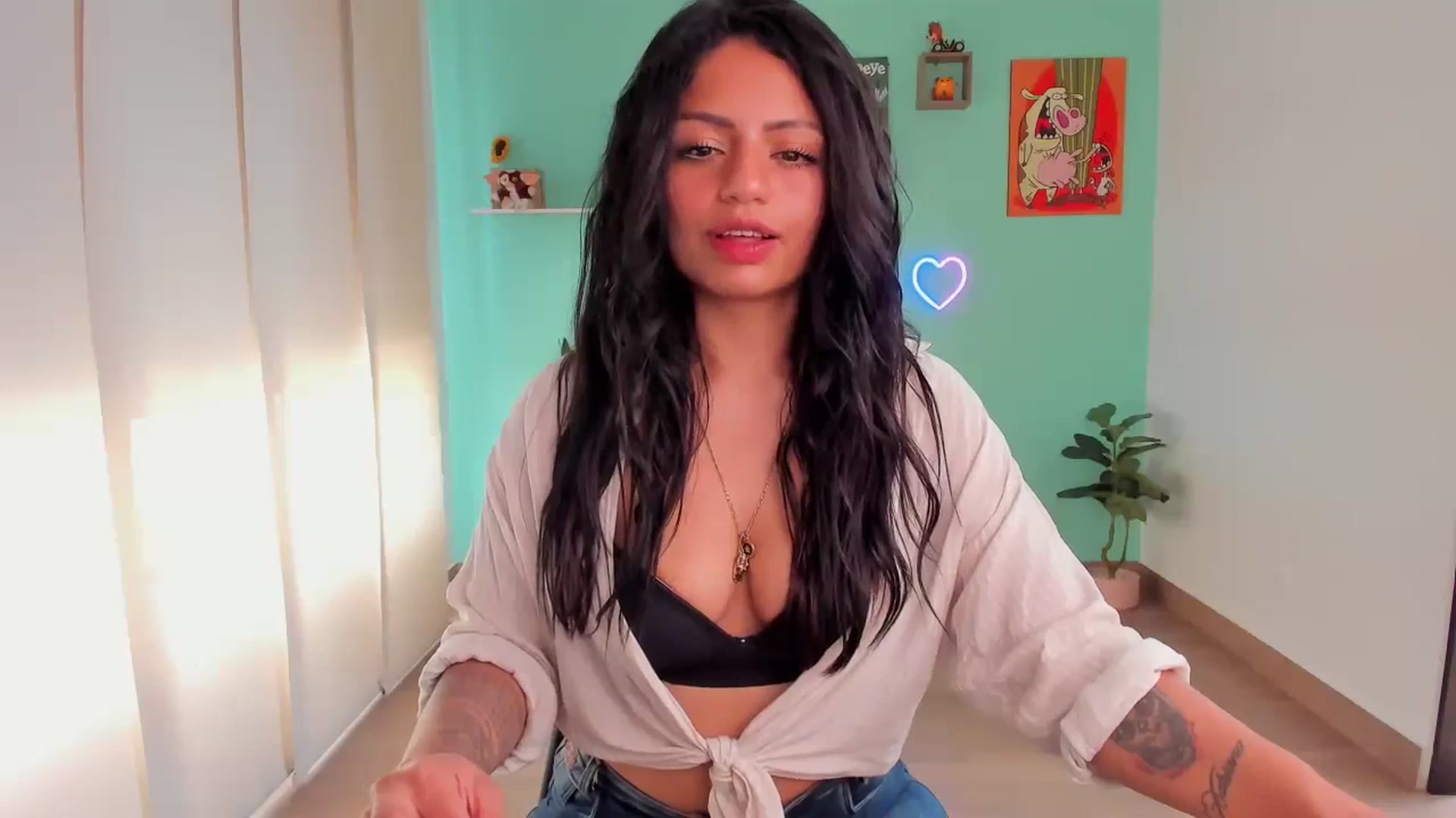 Gallery image thumbnail from SarishaLove's myfreecams stream on, 03/15/2024, 15:35 image 6 of 20
