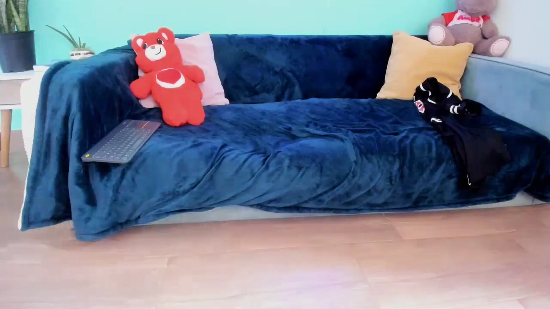 Gallery image thumbnail from SarishaLove's myfreecams stream on, 03/27/2024, 16:20 image 12 of 20