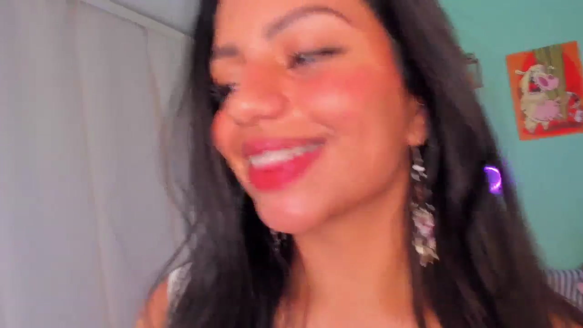 Gallery image thumbnail from SarishaLove's myfreecams stream on, 04/03/2024, 17:13 image 6 of 20