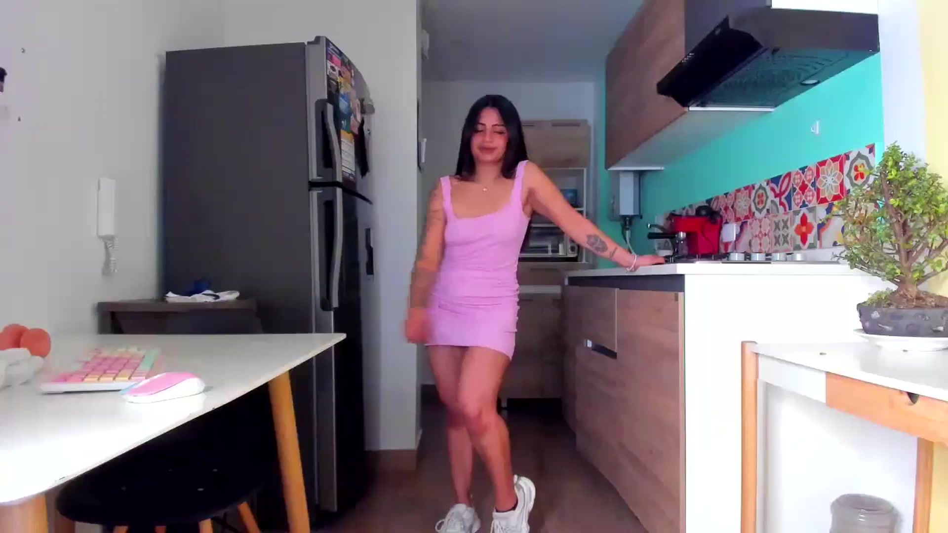 Gallery image thumbnail from SarishaLove's myfreecams stream on, 07/05/2024, 11:36 image 18 of 20