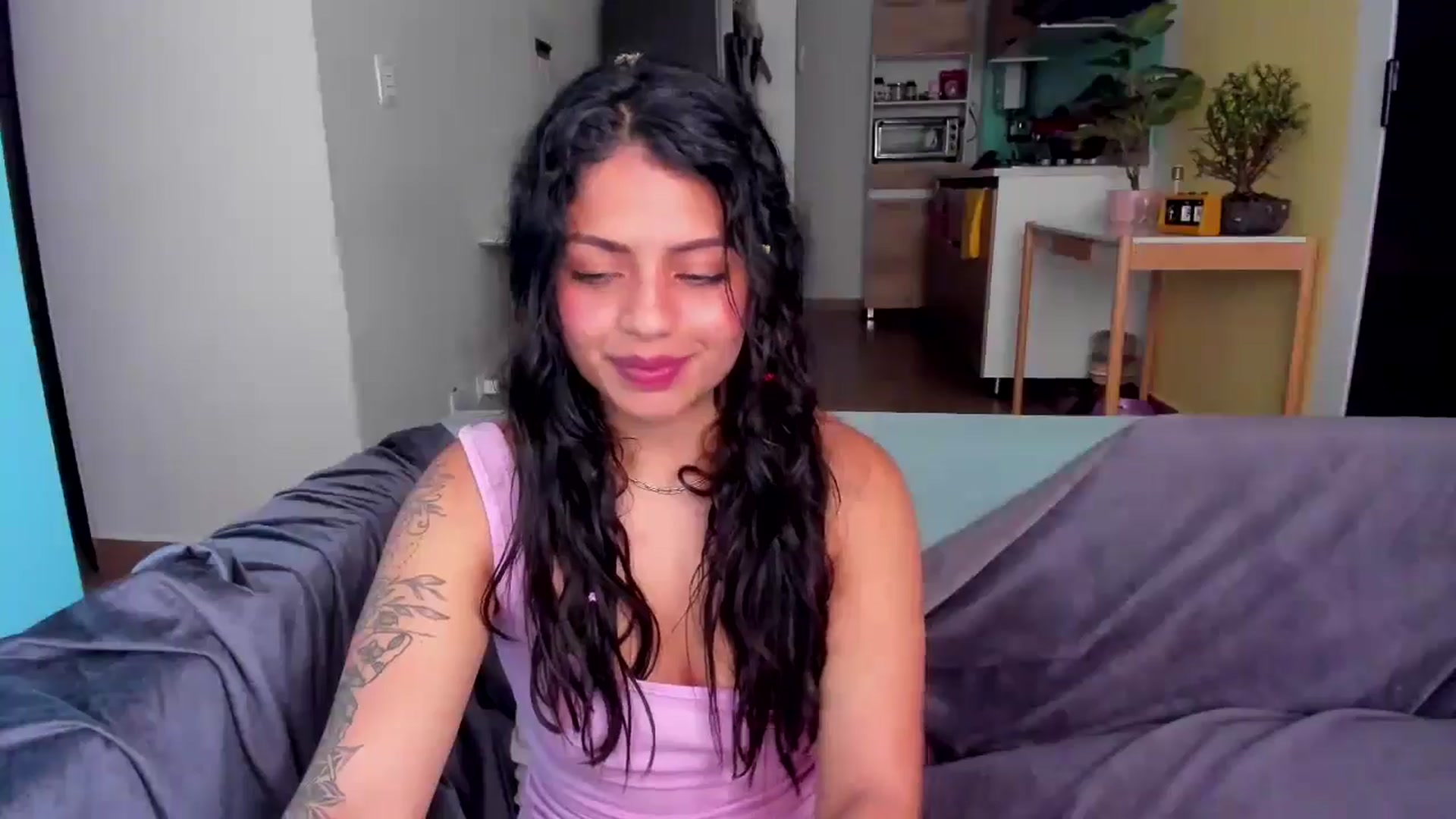 Gallery image thumbnail from SarishaLove's myfreecams stream on, 07/10/2024, 10:31 image 17 of 20