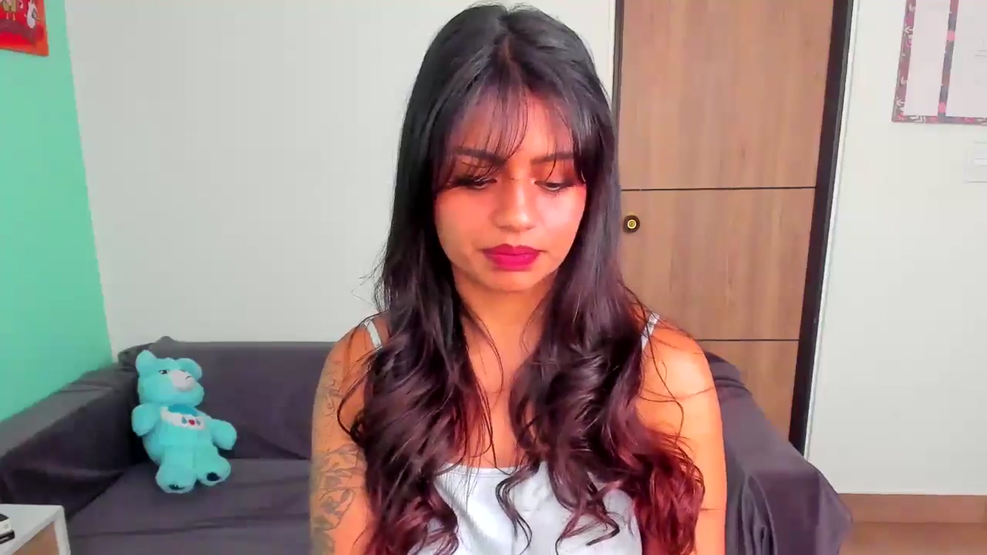 Gallery image thumbnail from SarishaLove's myfreecams stream on, 11/15/2024, 13:17 image 17 of 20