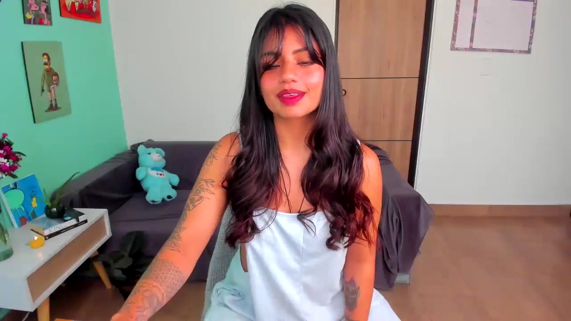 Gallery image thumbnail from SarishaLove's myfreecams stream on, 11/15/2024, 13:17 image 18 of 20
