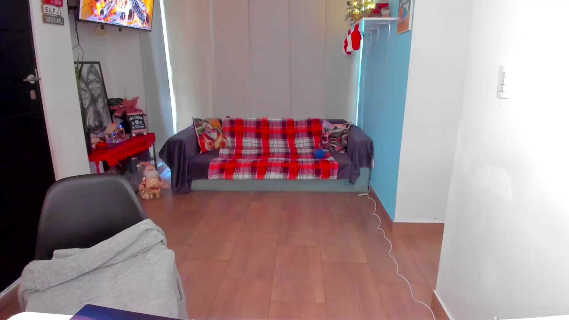 Gallery image thumbnail from SarishaLove's myfreecams stream on, 12/22/2024, 15:34 image 13 of 20