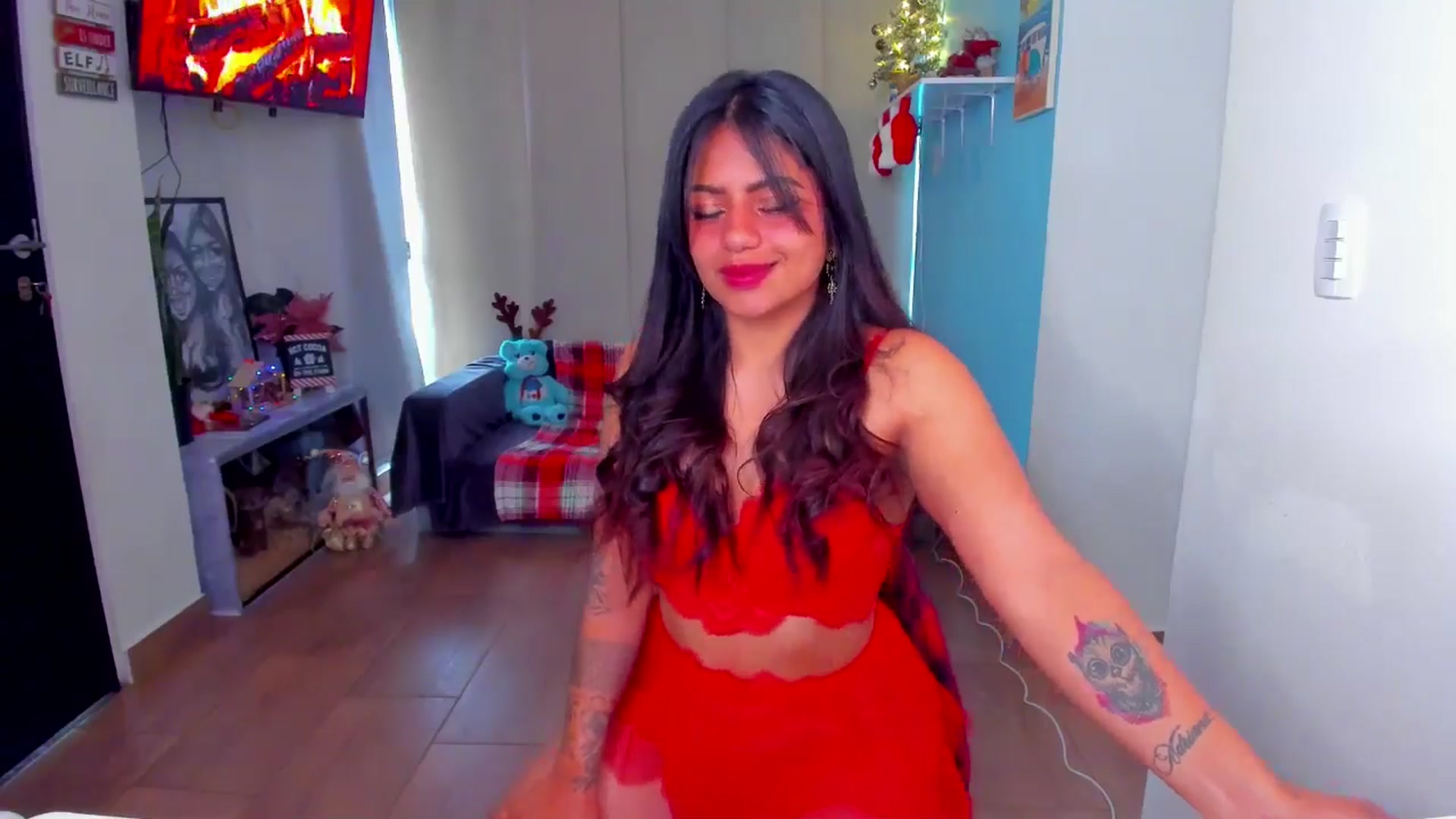 Gallery image thumbnail from SarishaLove's myfreecams stream on, 12/24/2024, 13:12 image 12 of 20