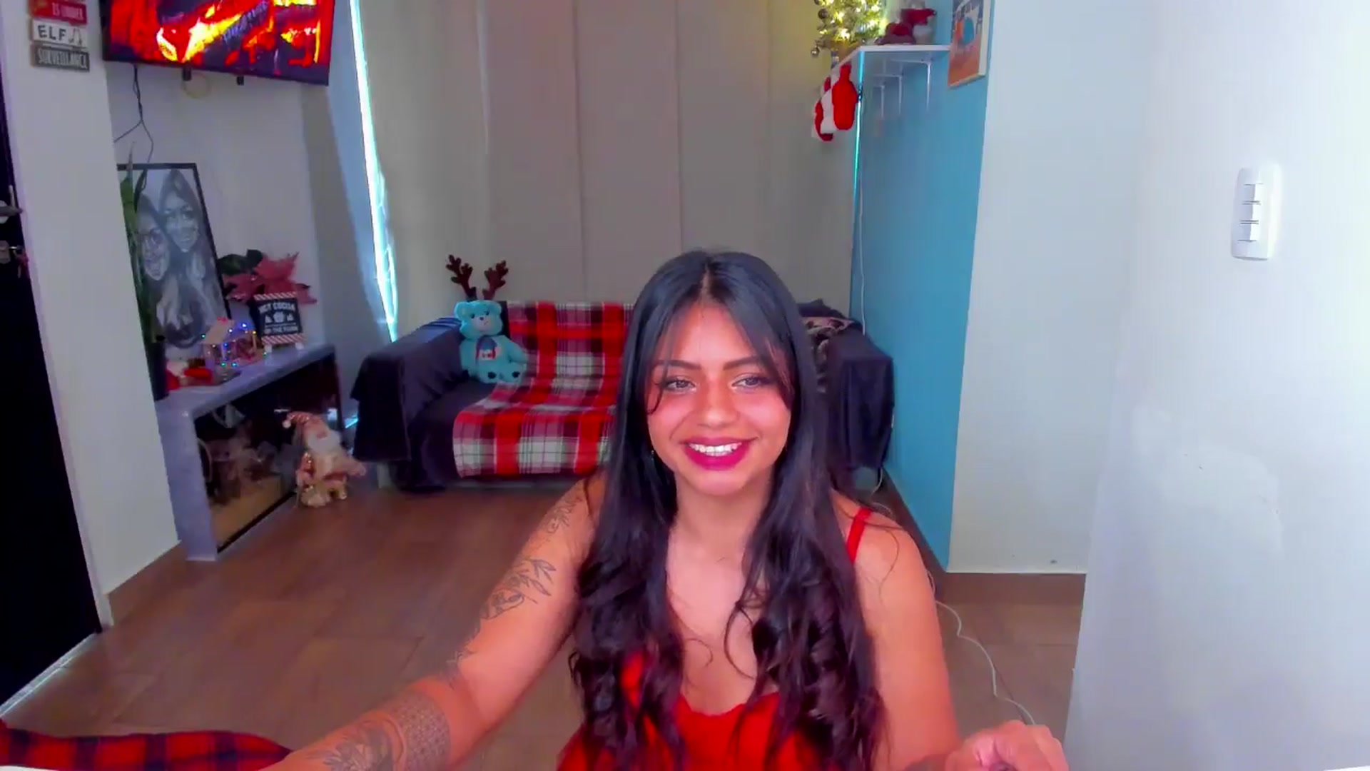 Gallery image thumbnail from SarishaLove's myfreecams stream on, 12/24/2024, 14:35 image 3 of 20